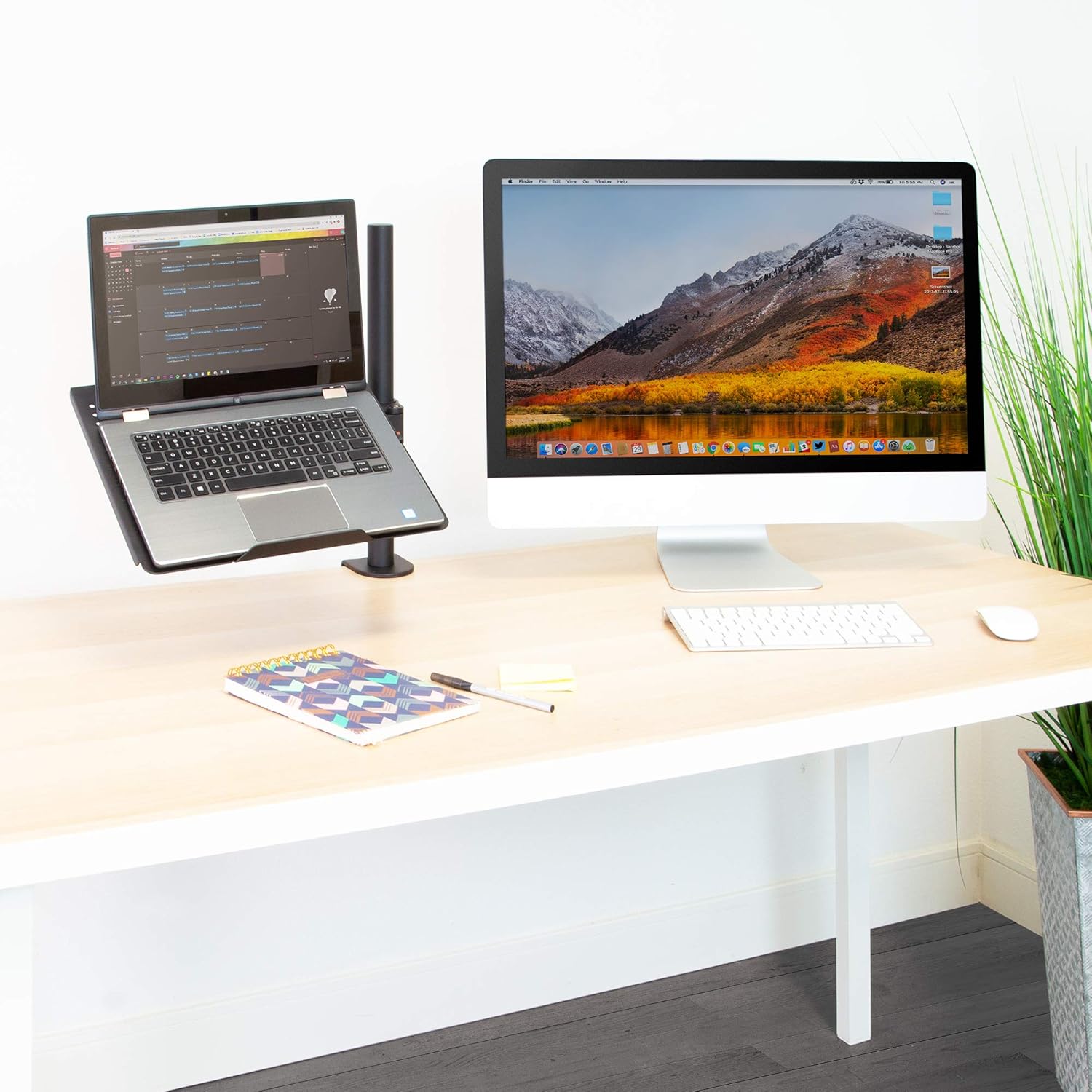 Mount-It! Soporte de escritorio para laptop, brazo de movimiento completo para laptop con bandeja ventilada, brazo de extensión ajustable de alta