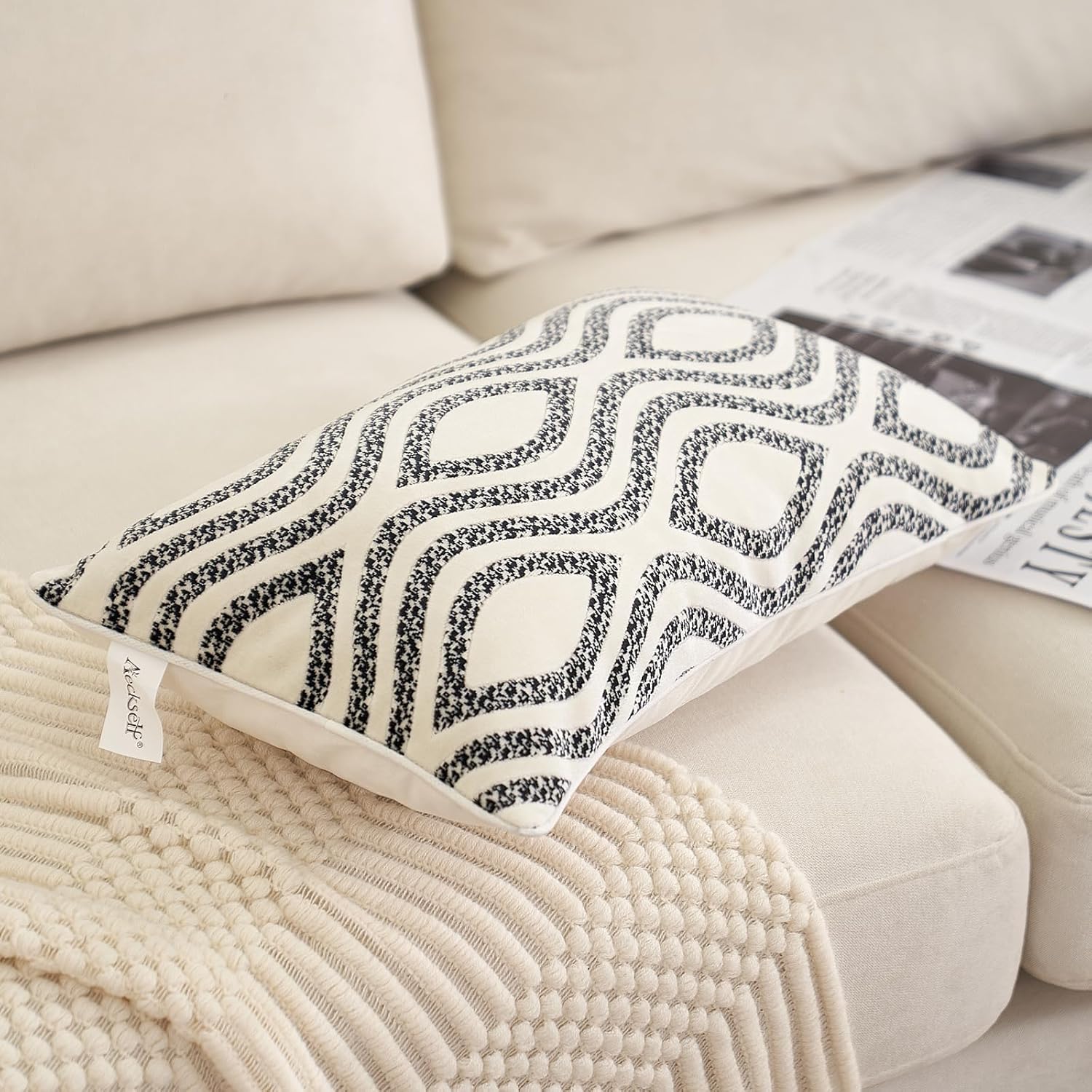 Aeckself Funda de almohada rectangular de 12 x 20 pulgadas, diseño de rayas onduladas, color blanco y negro, funda de almohada decorativa de