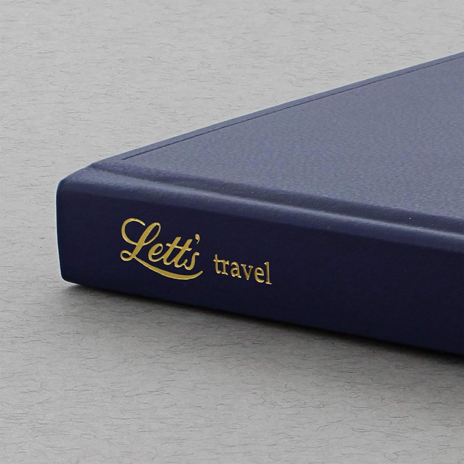 Letts Icon Book – Diario de viaje, papel crema, 192 páginas, 7.625 x 5 x 0.75 pulgadas, azul marino (B090155)
