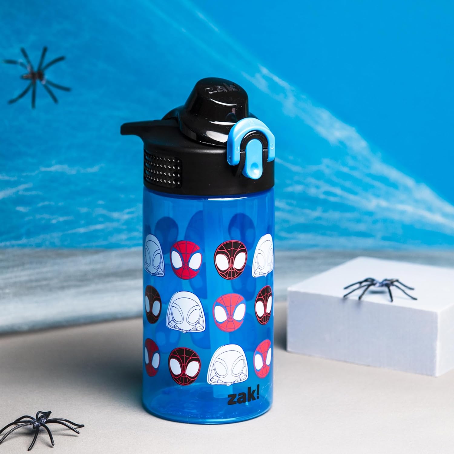 Zak Designs Sage Spider-Man Marvel Botella de agua para niños, escuela o viajes, plástico duradero, 16onzas, con popote, asa, tapa, boquilla