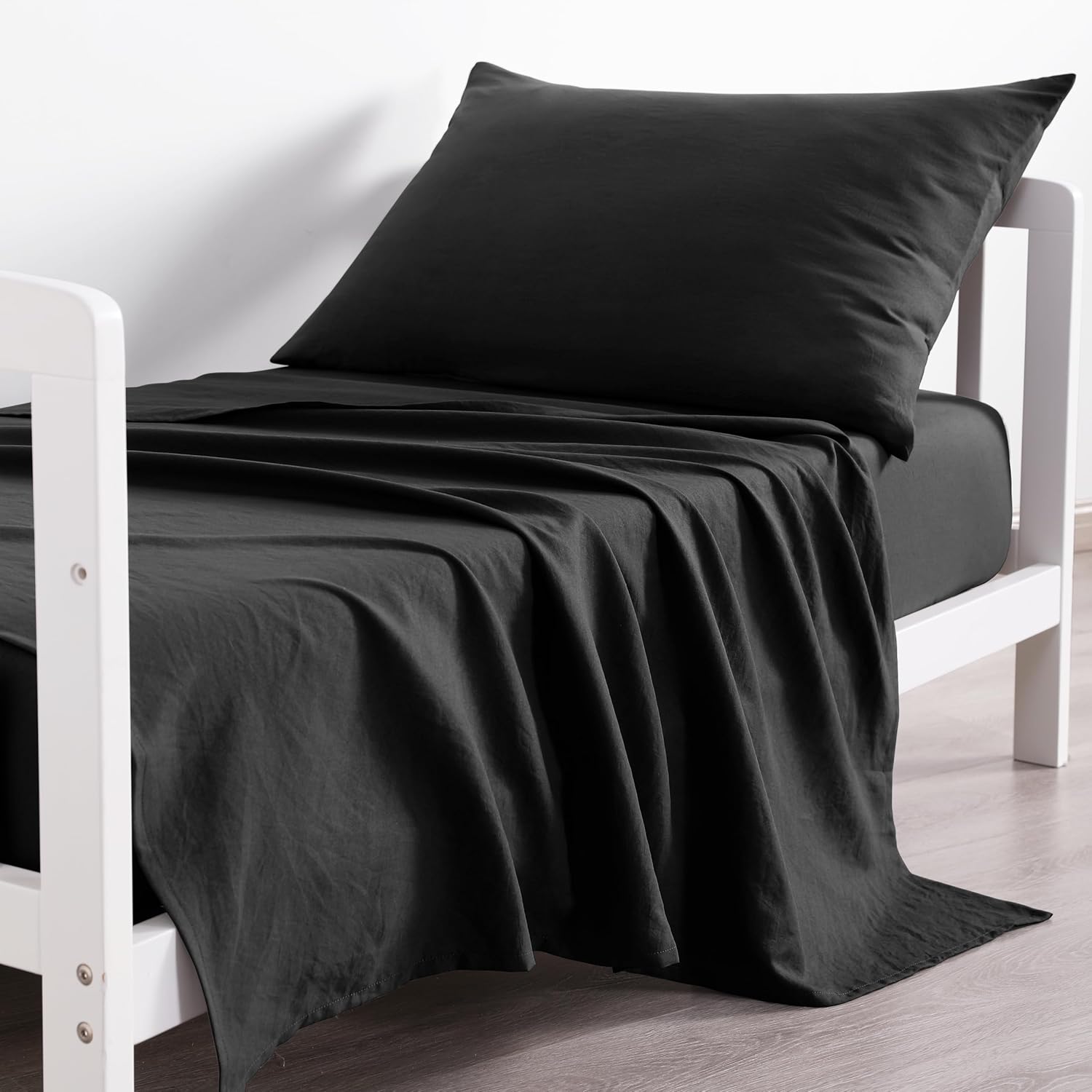 NTBAY Juego de sábanas de microfibra para cuna de 3 piezas para bebé, sábana encimera y funda de almohada, color negro