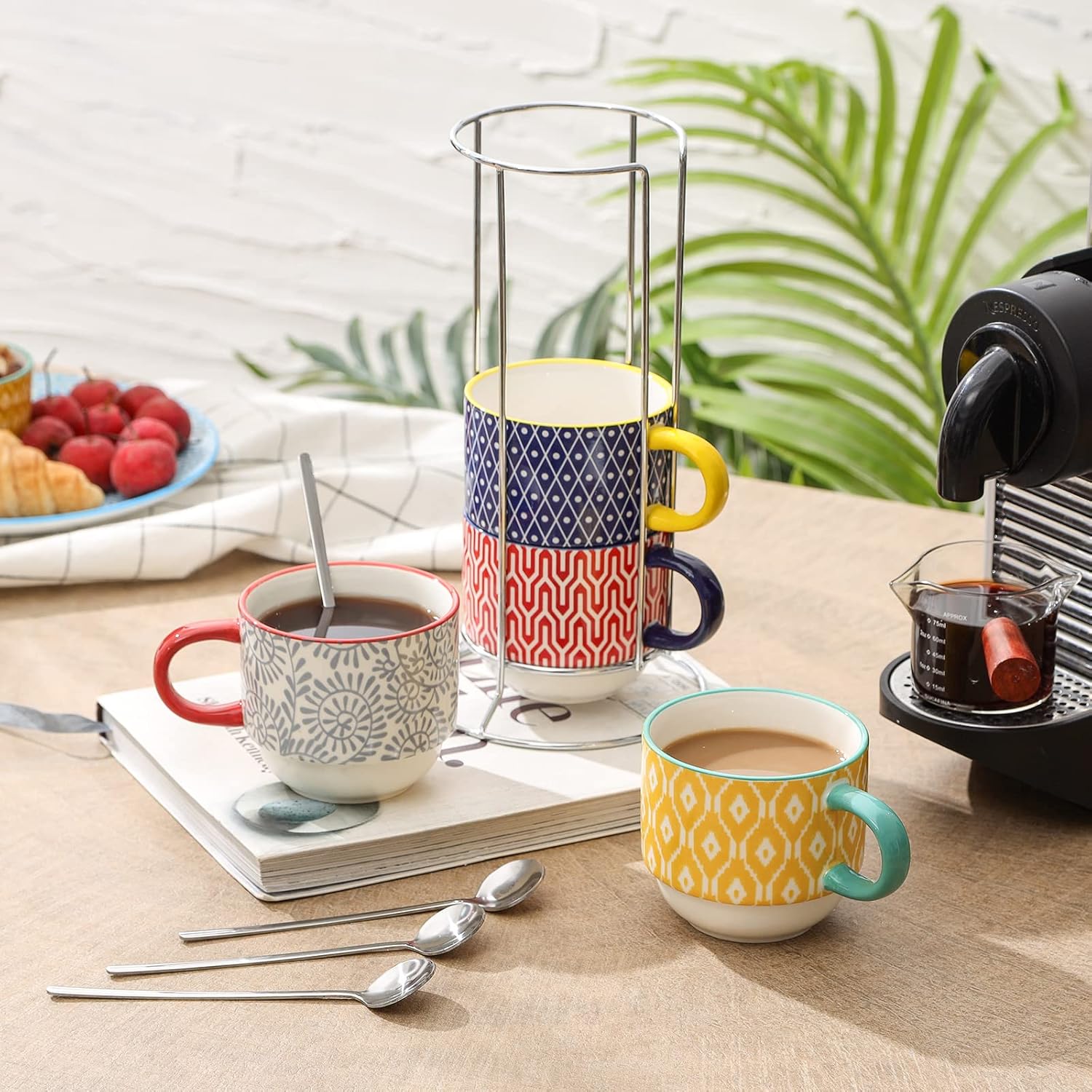 Selamica Juego de 4 tazas de café de cerámica, apilables de porcelana grandes de 14 onzas con cucharas y estante de soporte, perfectas para té