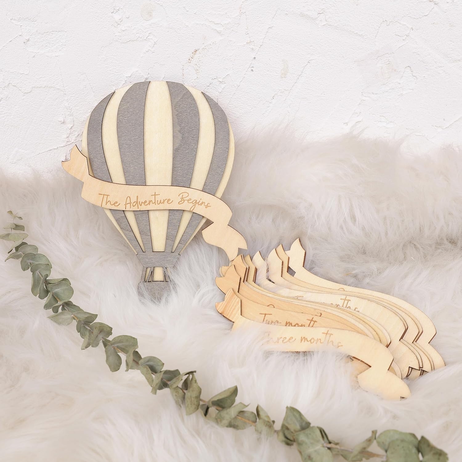 Tarjetas de hitos mensuales de madera con globo aerostático para bebé, tema de arriba y lejos, accesorios de fotografía para recién nacidos,