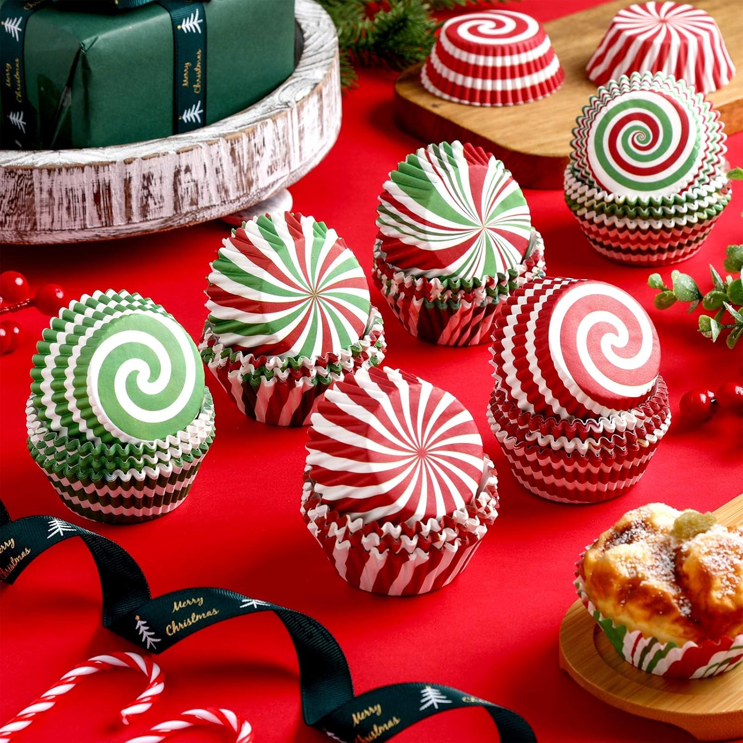 600 envoltorios de cupcakes de Navidad, 6 estilos, para fiestas de Navidad, para cupcakes, para magdalenas, soportes para cupcakes, tazas de papel