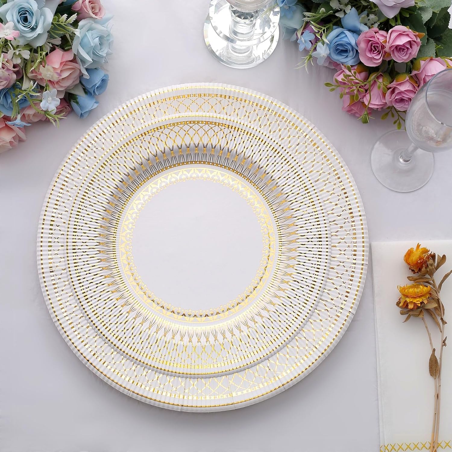 Efavormart – Paquete de 25 platos de papel de postre estilo vintage de porcelana dorada y blanca de 13 pulgadas, platos de fiesta desechables