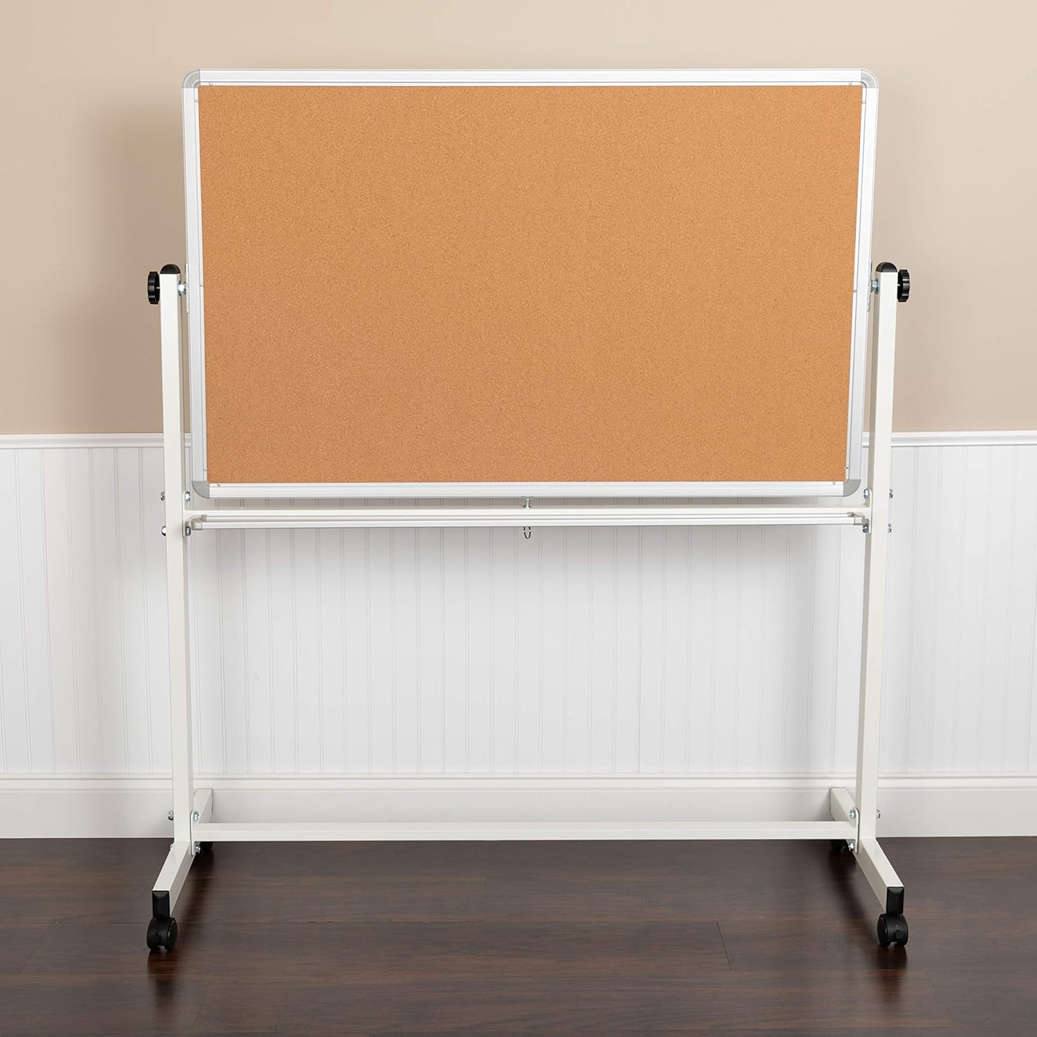 EMMA + OLIVER Tablero de anuncios de corcho móvil reversible de 53 pulgadas de ancho x 59 pulgadas de alto y tablero blanco con bandeja para