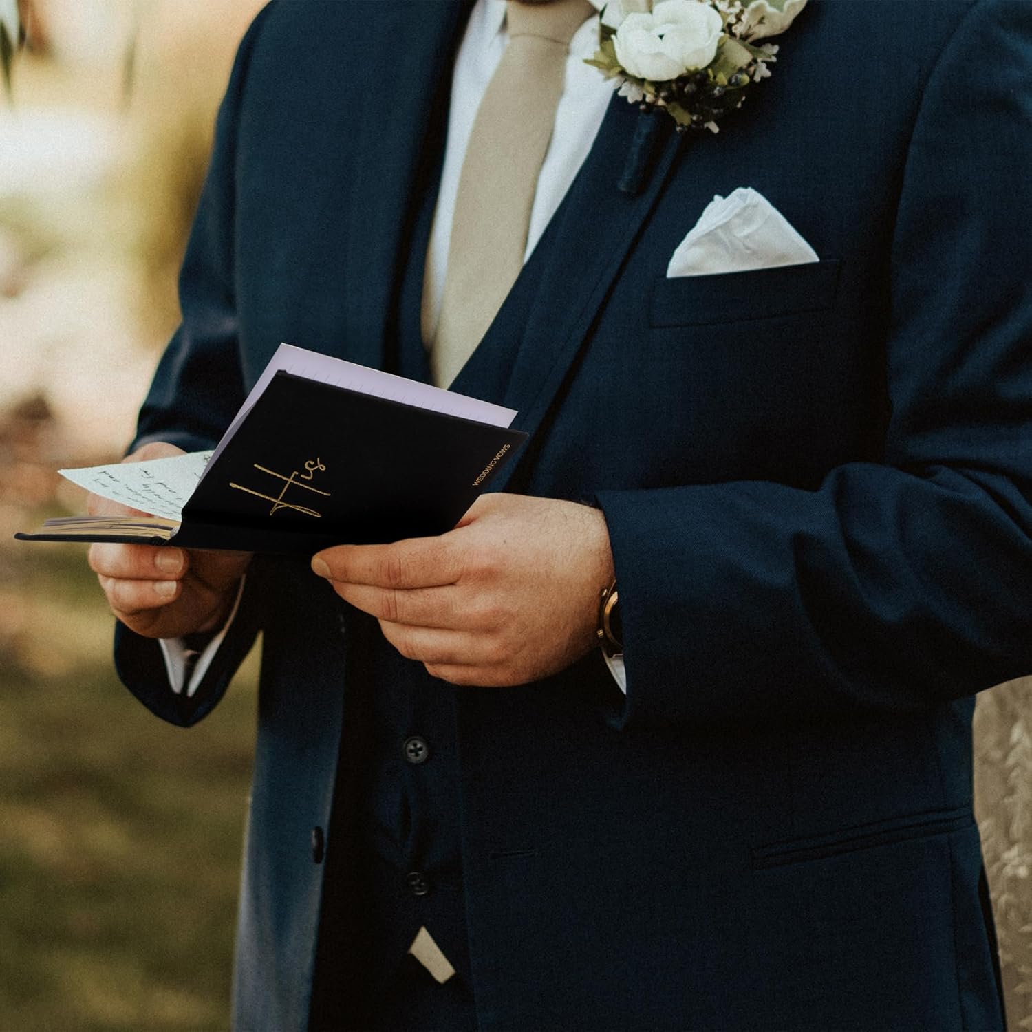 Elegantes libros de votos de boda de lino con letras de lámina dorada, libros de juramentos de tamaño perfecto para él y para ella con muchas