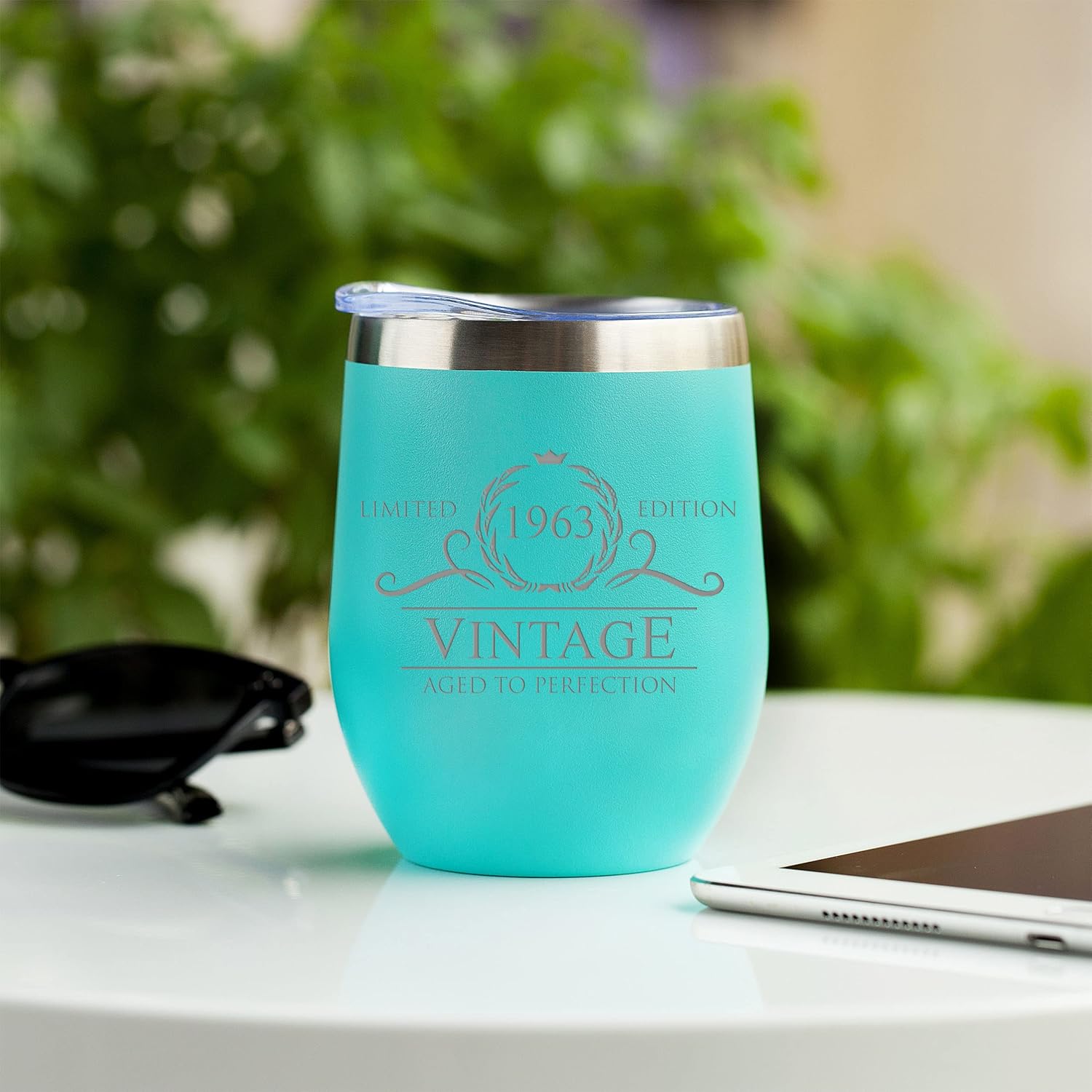 Regalos de cumpleaños número 60 para mujer, vaso de vino sin tallo de menta 1963 de 12 onzas, decoraciones de cumpleaños 60 para mujeres, regalos de