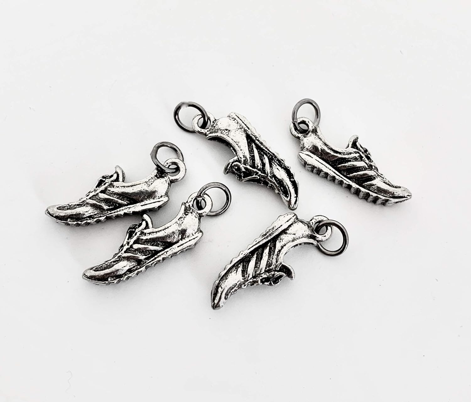 RUNNING SHOE Charm 5 Pack – FIVE (5) Pewter RUNNING SHOE Charms with Gunmetal Jump Ring each in individual Organza Bag – ONE (1) Pewter Running Shoe