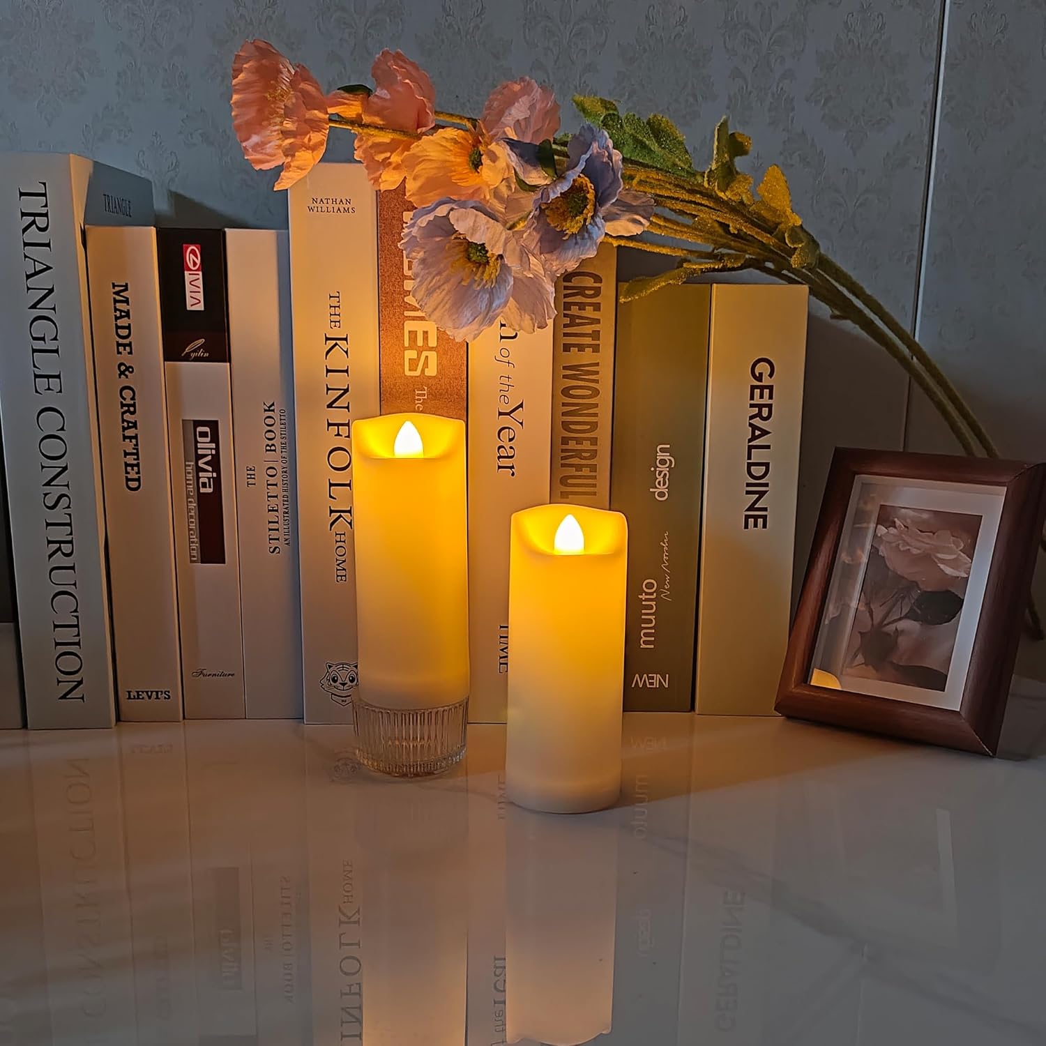 iZAN Paquete de 2 velas LED sin llama a pilas con control remoto para exteriores, impermeables, parpadeantes, luces decorativas para Halloween,