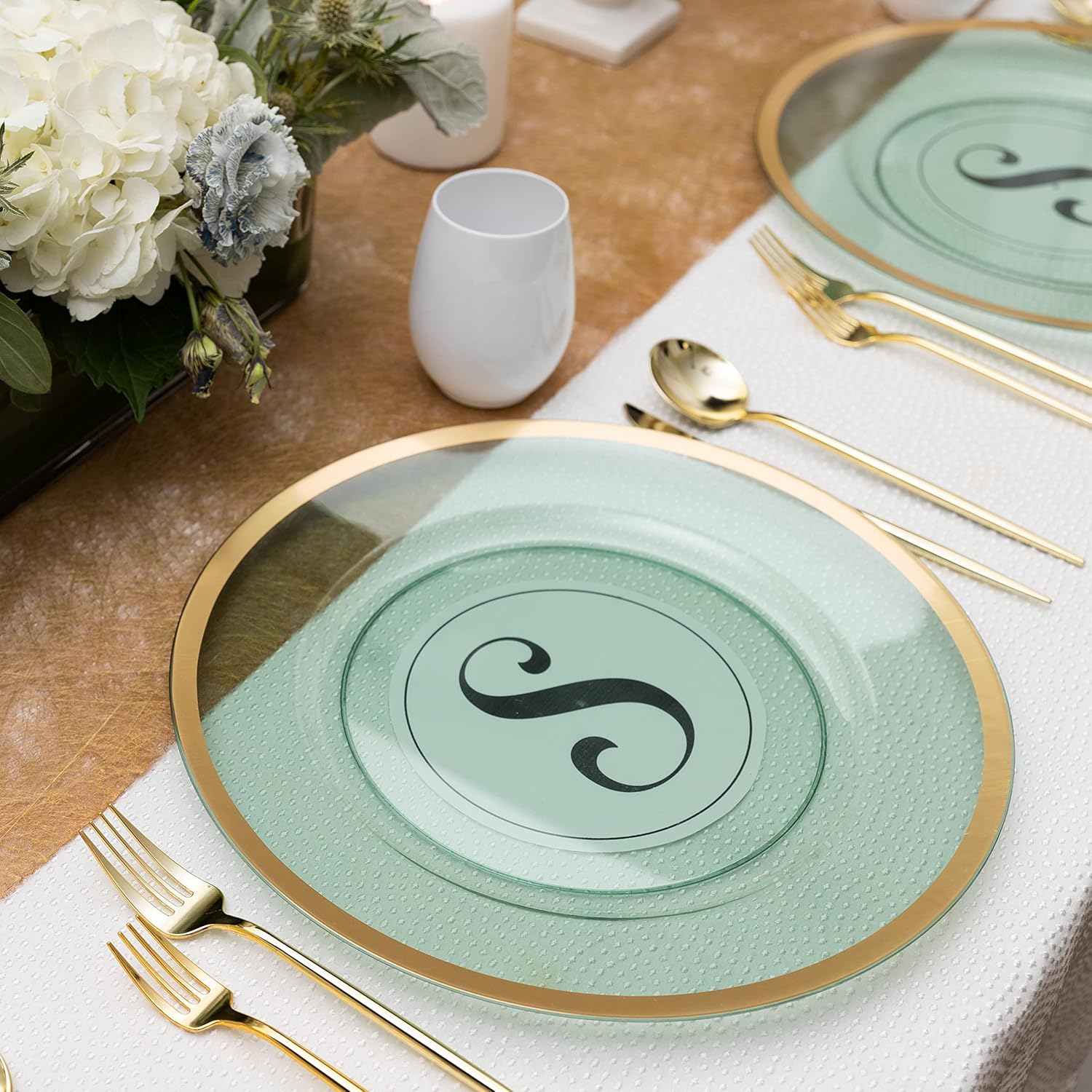 PARTY BARGAINS Placas de carga de 13 pulgadas, paquete de 4, borde dorado verde transparente, cargadores desechables resistentes para comidas