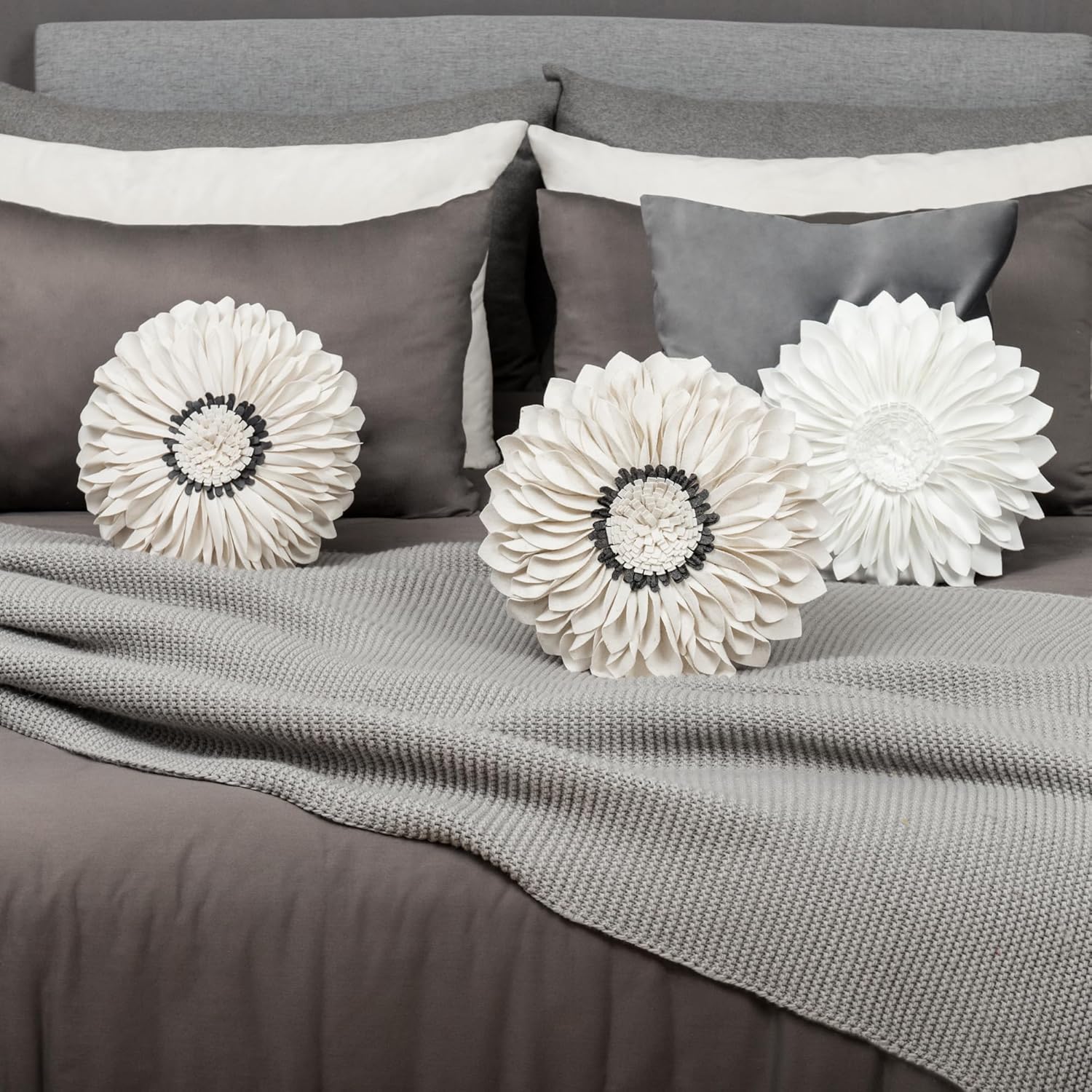 JWH Funda de almohada decorativa redonda de girasol, hecha a mano, para sofá, sala de estar, cama con inserto de 14 pulgadas, color blanco cremoso