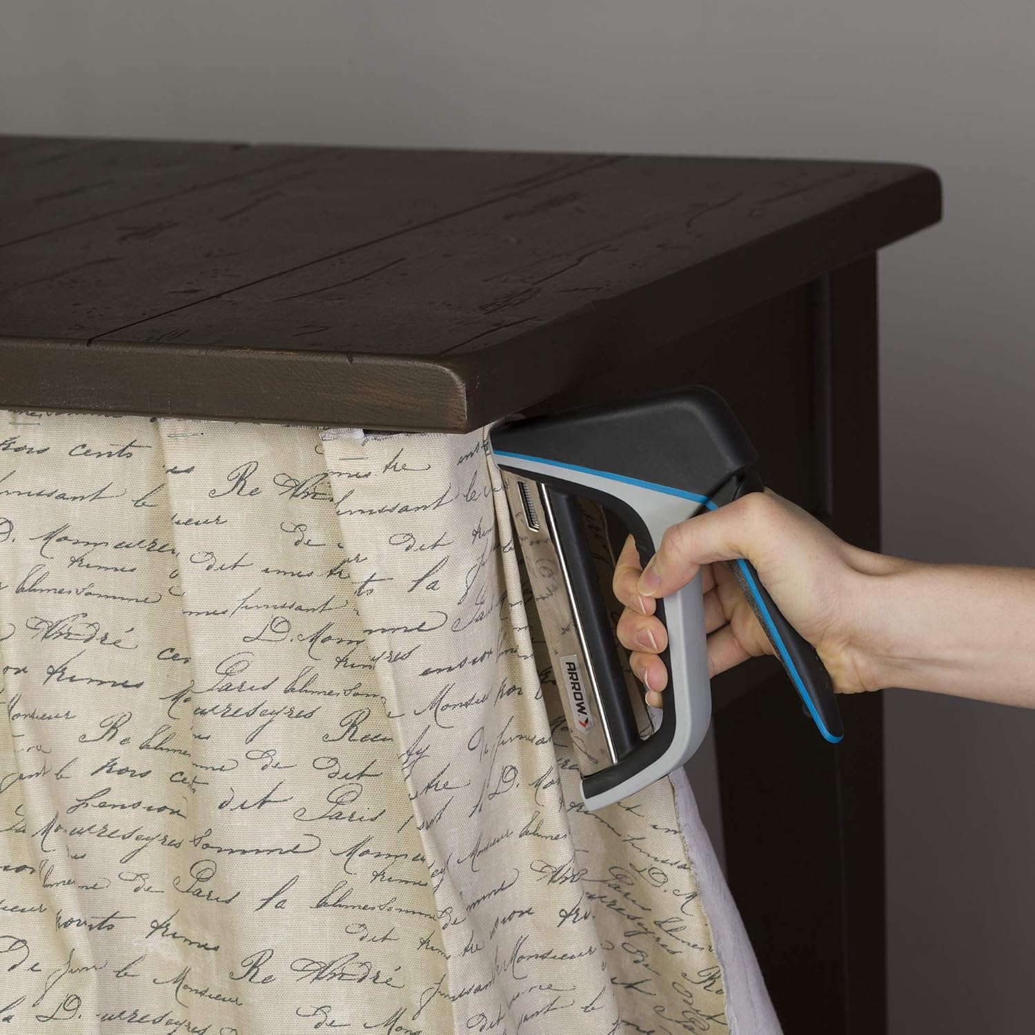 Arrow T50X – Pistola de grapas resistente para tapicería, muebles, oficina, decoración, se adapta a grapas de 14″, 516″, 38″ o 12″