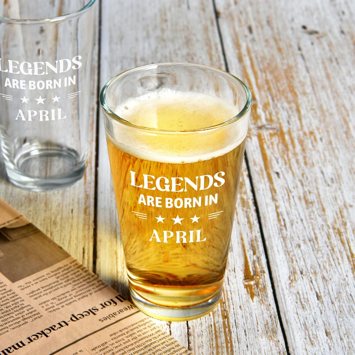 Futtumy Regalos de cumpleaños para hombres, vaso de cerveza con leyendas nacen en abril, divertido regalo de cumpleaños de abril para hombres,