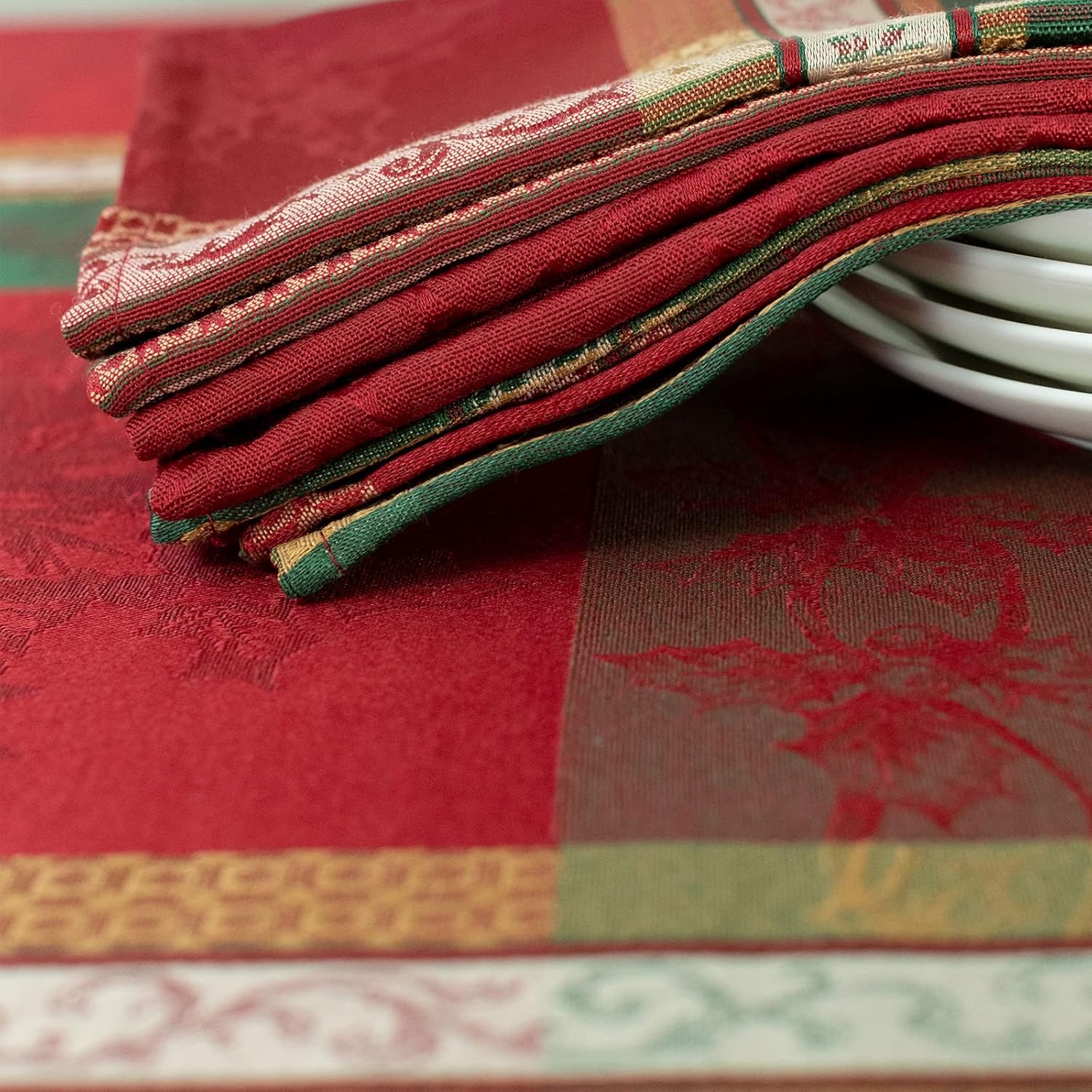 Benson Mills Mantel de tela impresa The Halls de 60 x 104 pulgadas