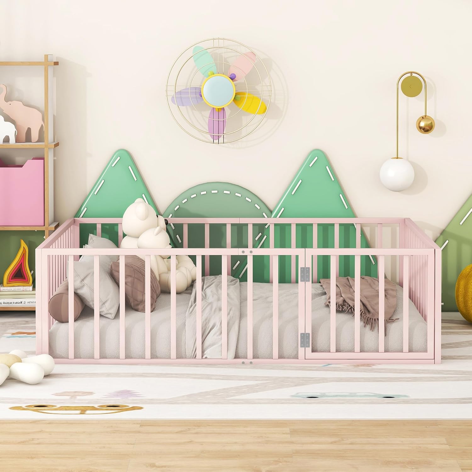 Cama de suelo de tamaño matrimonial para niños, camas Montessori con rieles y puerta, marco de cama de metal con valla para niños y niñas, rosa