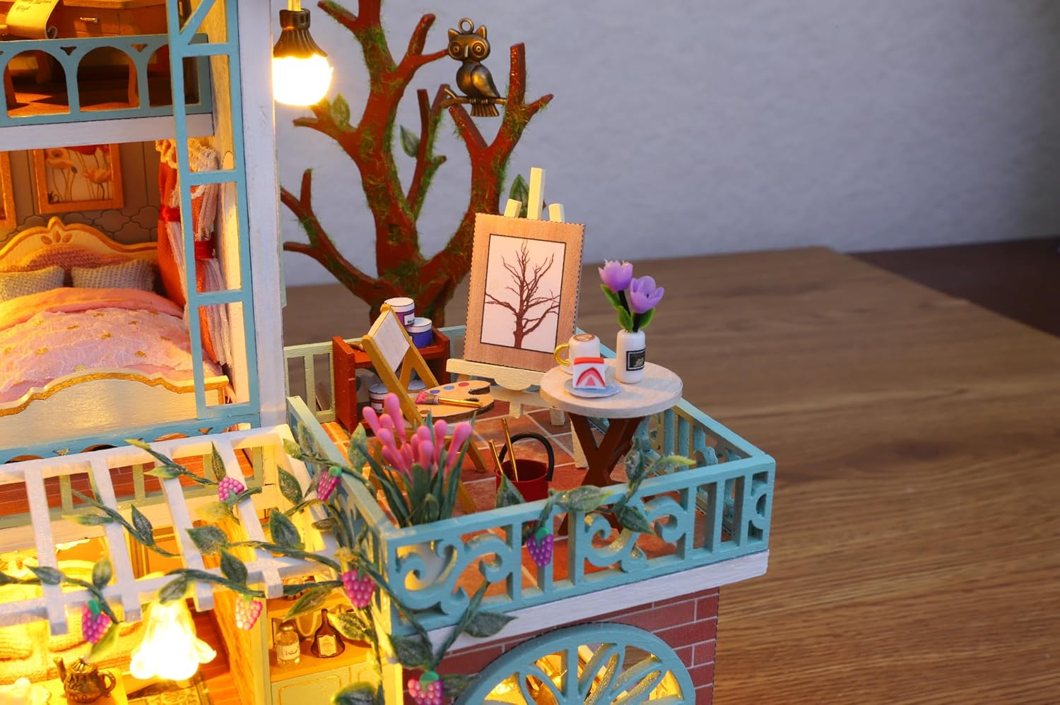 CuteQi – Kit de casa en miniatura, kit de casa para bricolaje, habitación creativa con muebles, kit de fabricación de casa pequeña con luz y música