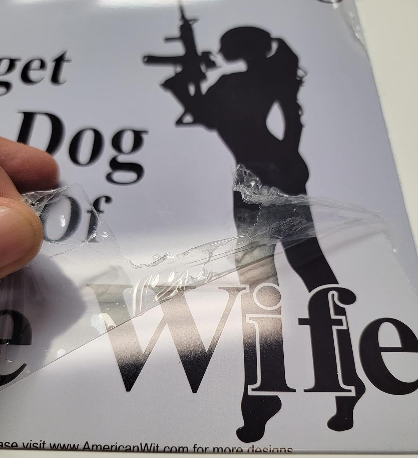 – Cartel de metal con texto en inglés “WARNING No Trespassing  Forget About The Dog, Beware of The Wife” de 12 x 8 pulgadas