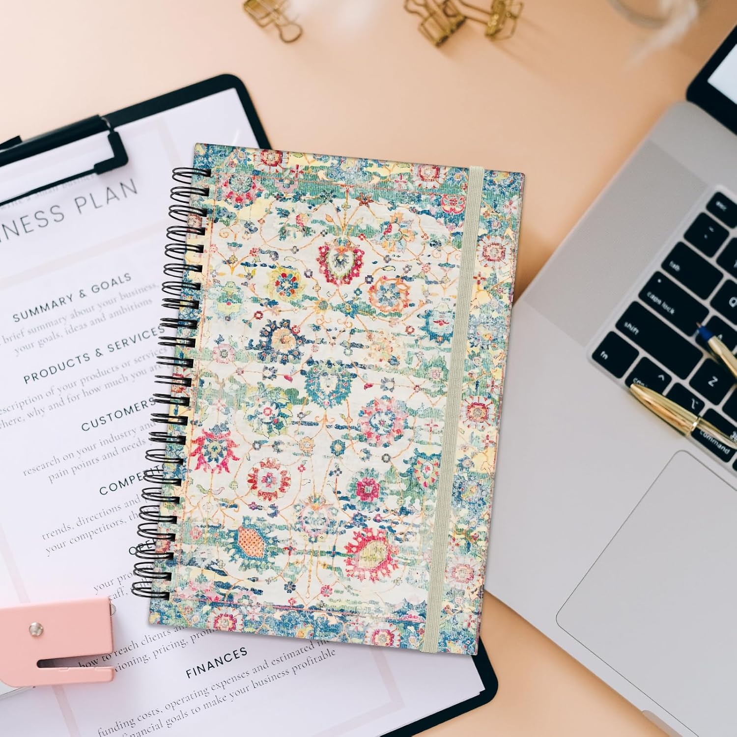 Cabreche Cuaderno de espiral de tapa dura de 5.5 x 8.3 pulgadas, papel grueso de 80 GSM, 60 hojas, 120 páginas con banda de cierre elástica para