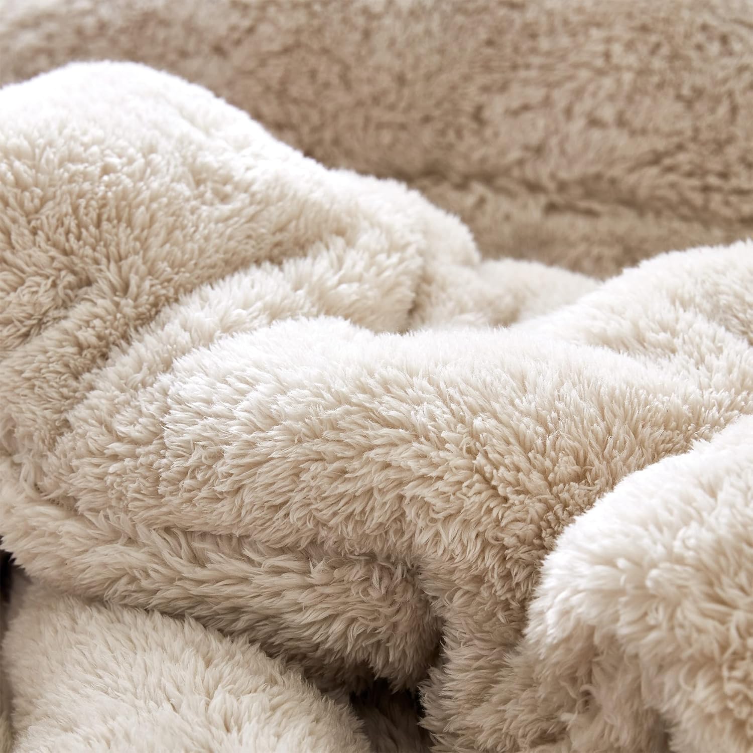 Byourbed Coma Inducer – Edredón tamaño King extra grande, el peluche original, color arena blanca