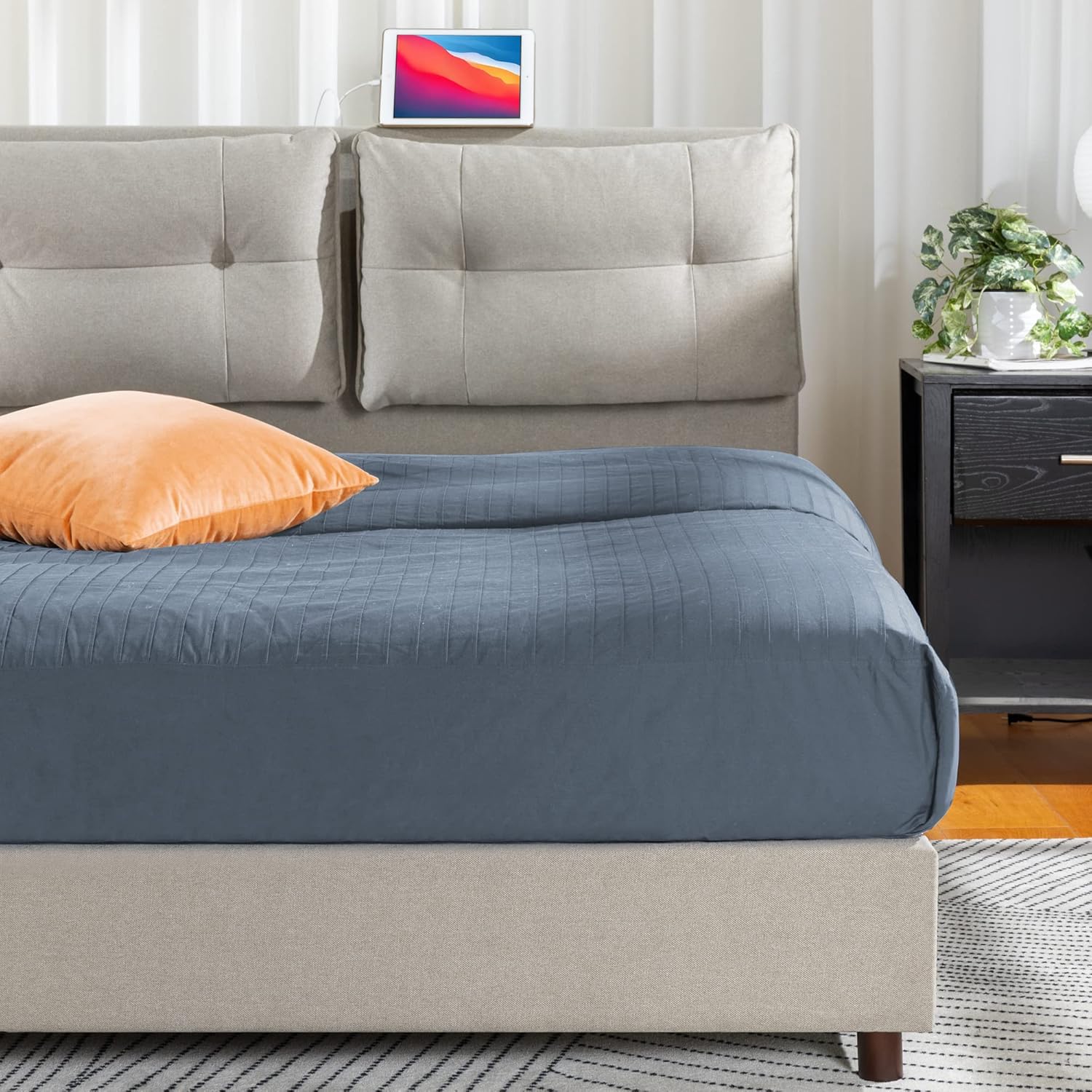 ZINUS Avery – Cama de plataforma con cabecero reclinable y puertos USB, no necesita somier, cabecero ajustable acolchado con altura personalizable,