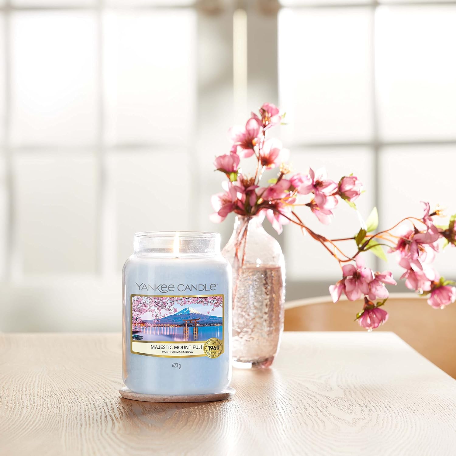 Yankee Candle Vela perfumada  Vela en tarro grande Majestic Mount Fuji  Colección Sakura Blossom Festival  Tiempo de combustión hasta 150 horas