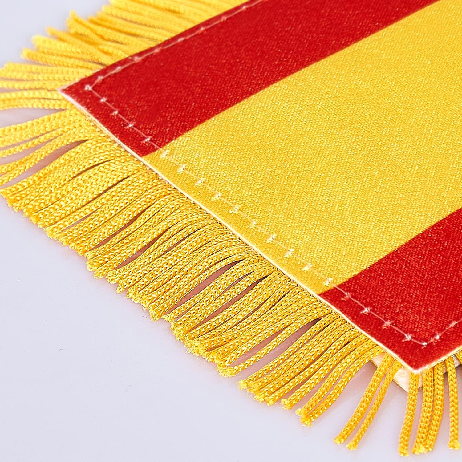 ZXvZYT Bandera de España colgante de ventana de 3 x 5 pulgadas, mini banderas españolas para automóvil, decoración de espejo retrovisor, con ventosa