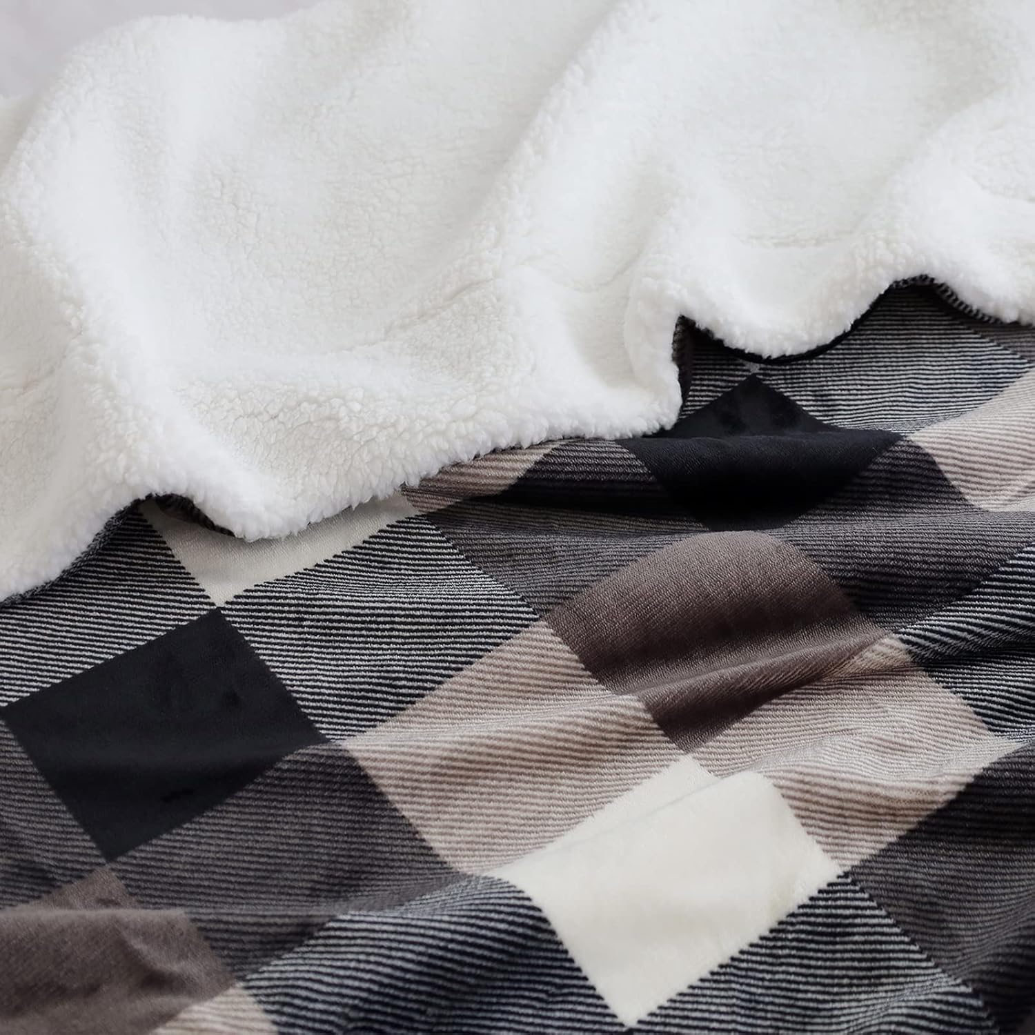 SOCHOW Manta de forro polar, de lana cuadriculada, doble cara, supersuave y lujosa manta de cama de 60 x 80 pulgadas, color negroblanco