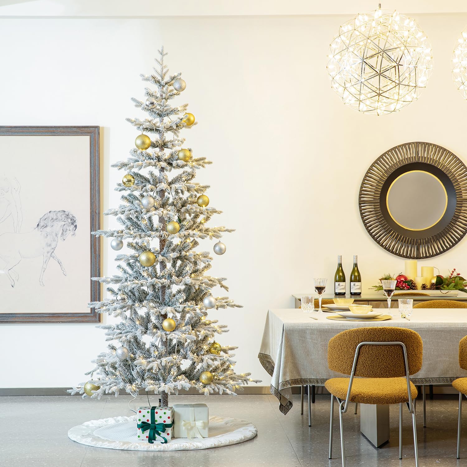glitzhome Árbol de Navidad artificial de abeto flocado de lujo de 8 pies, árbol de Navidad con bisagras con 450 luces blancas cálidas, tres