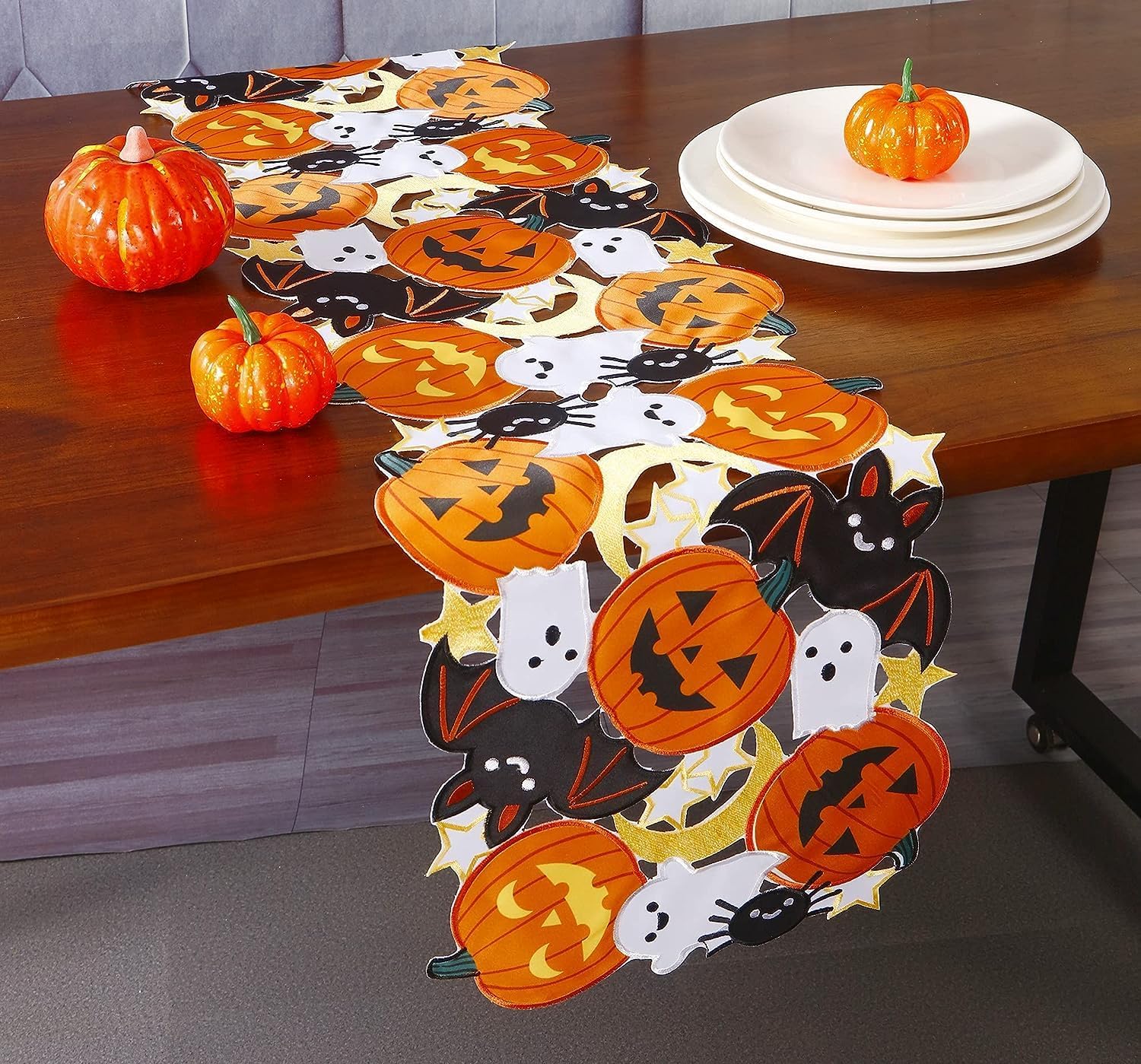 Camino de mesa de otoño de Halloween de 13 x 36 pulgadas, apliques bordados, calabazas de arce y murciélagos, bufanda de tocador para el hogar,