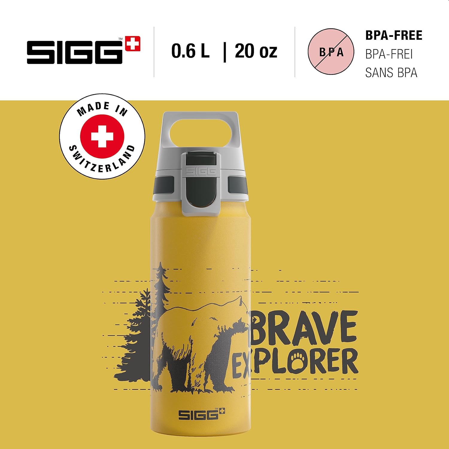 SIGG – Botella de agua para niños – WMB ONE Brave Bear Yellow – A prueba de fugas – Ligera – Sin BPA – Deportes y Bicicleta – 20 Oz
