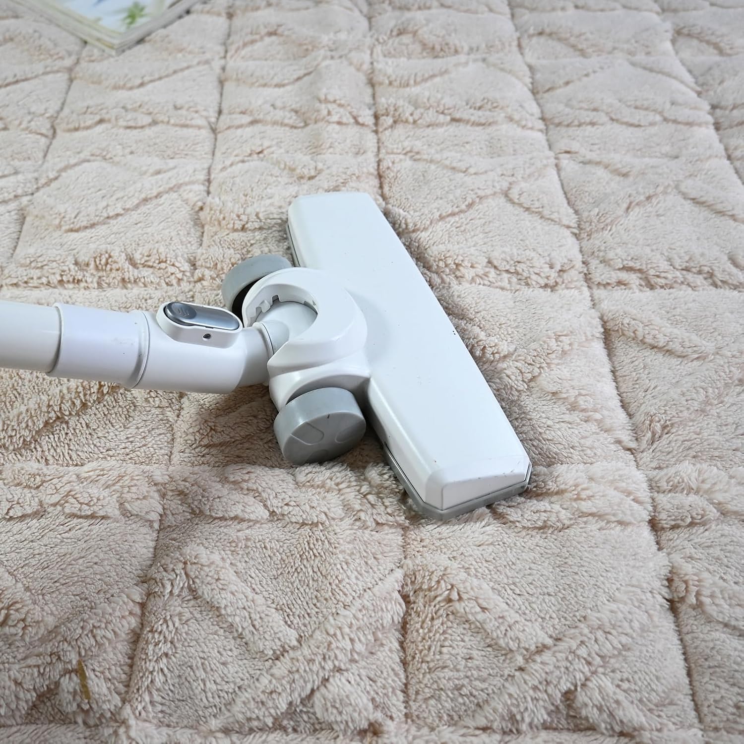 Beyeutao Alfombras de terciopelo grandes para dormitorio, sala de estar, alfombra mullida de 6 x 6.6 pies, alfombra antideslizante color camello