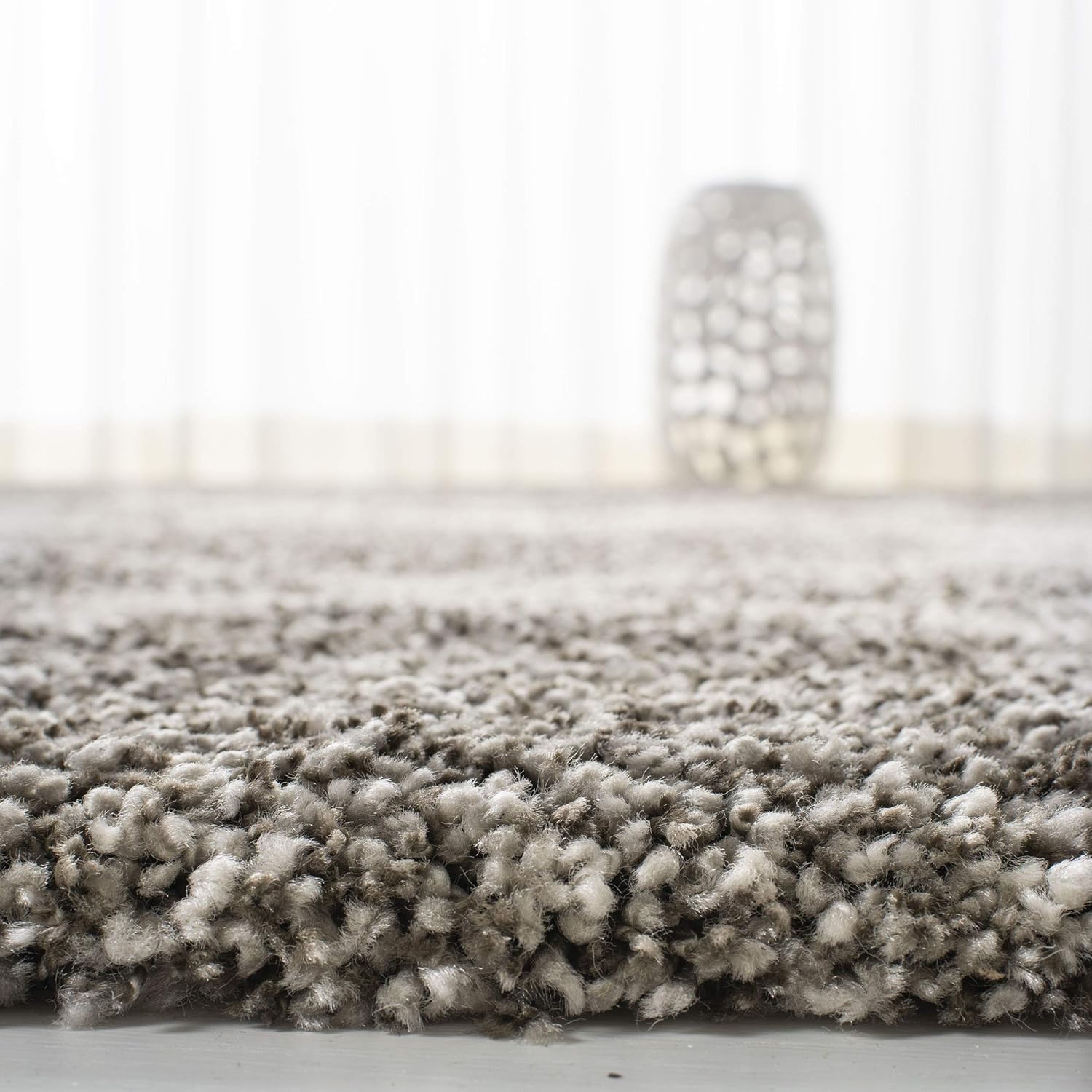 SAFAVIEH Colección Hudson Shag -Alfombra de pasillo, 2 pies 3 pulgadas x 14 pies, gris y marfil, diseño moderno de enrejado, no desprende pelusa y