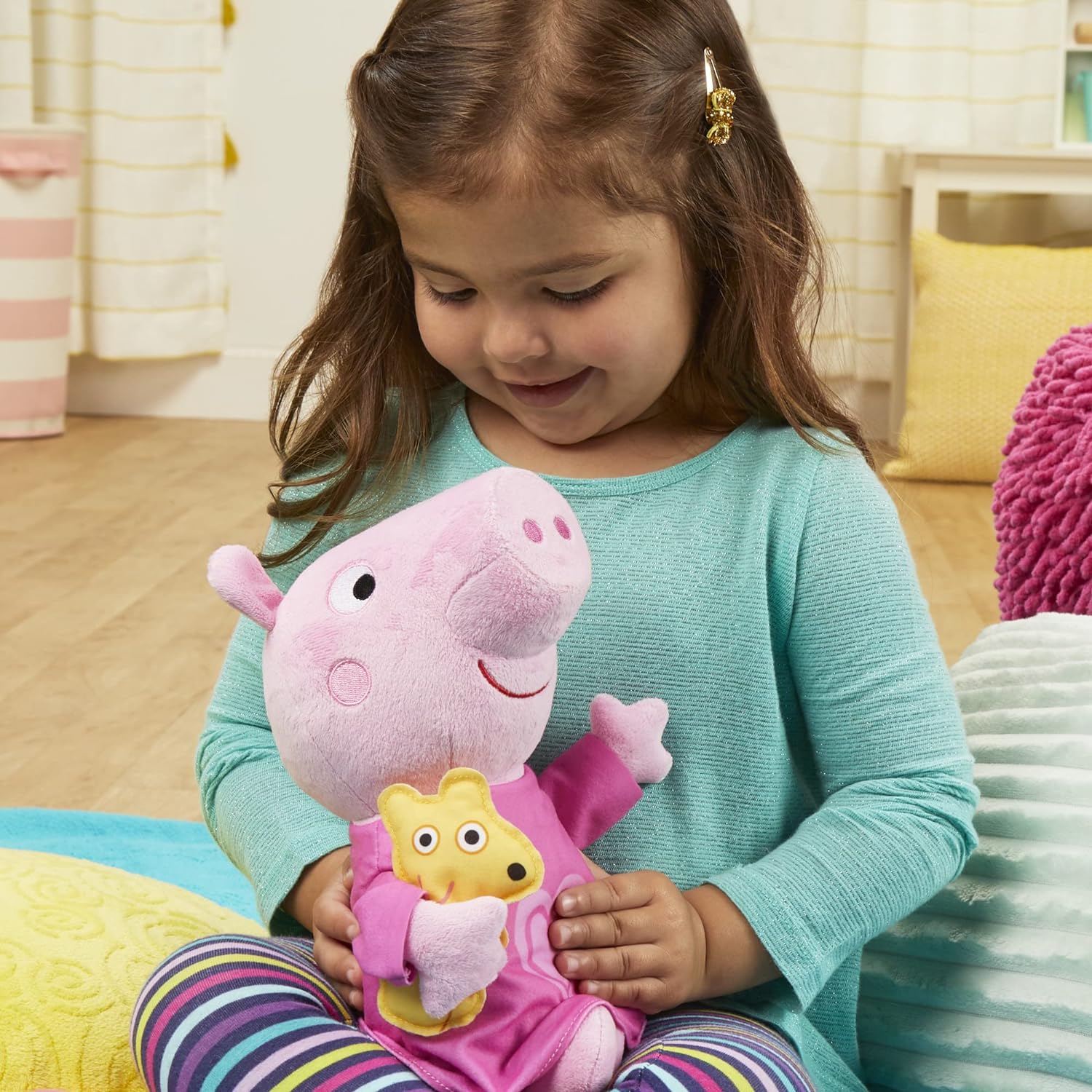 Peppa Pig Peppa’s Bedtime Lullabies – Muñeca de peluche con accesorio de oso de peluche, 3 canciones, 3 frases, a partir de 3 años