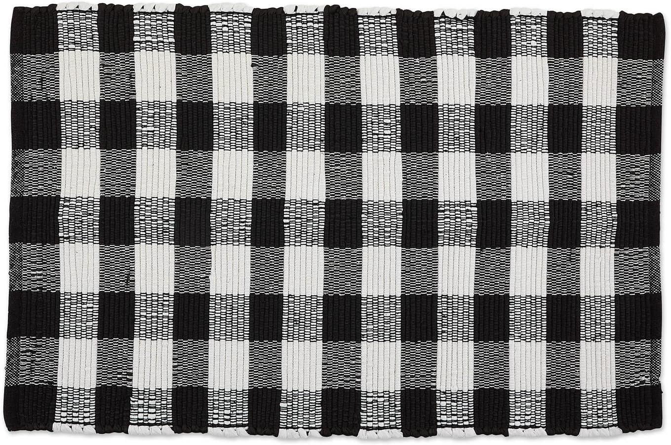 DII Buffalo Check Rug Collection, alfombra Chindi reversible teñida a mano, 26 x 40 pulgadas, color negro