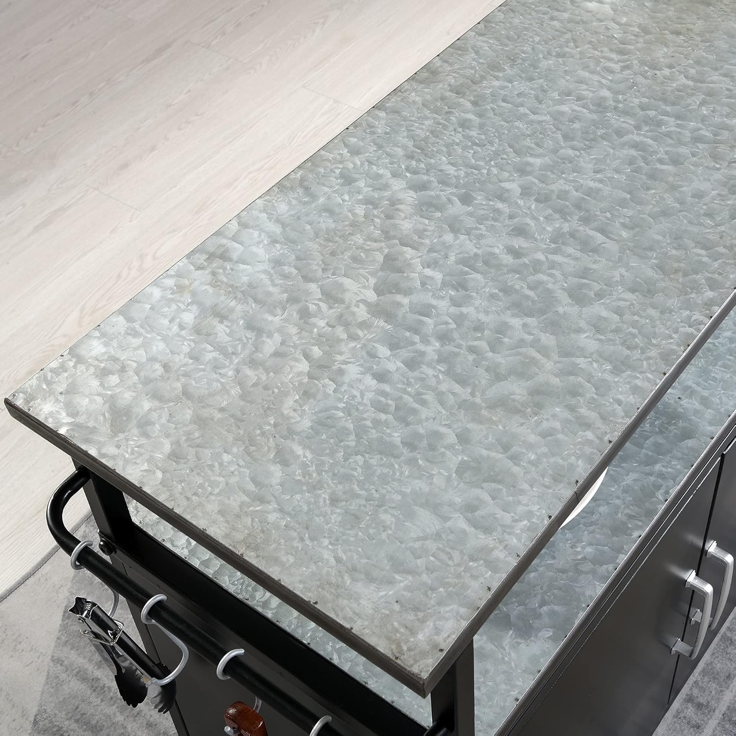 FirsTime & Co. Nuevo y mejorado Black Davidson – Carro de cocina para exteriores, mesa de patio portátil, mesa de trabajo de metal para preparación