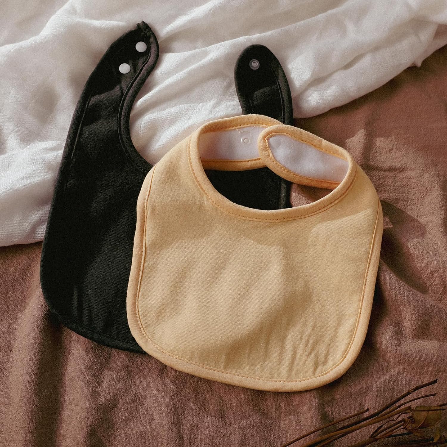 Baberos a presión para niños y niñas, paquete de 10 baberos bandana con broche, baberos de algodón orgánico con cierre a presión para recién nacidos