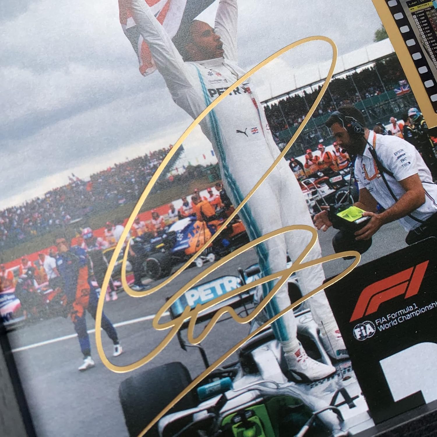 ORIMAMI Póster firmado de Lewis Hamilton con marco de madera para decoración fotográfica, con película G P 2020 de 0.039 x 1.378 in, regalos