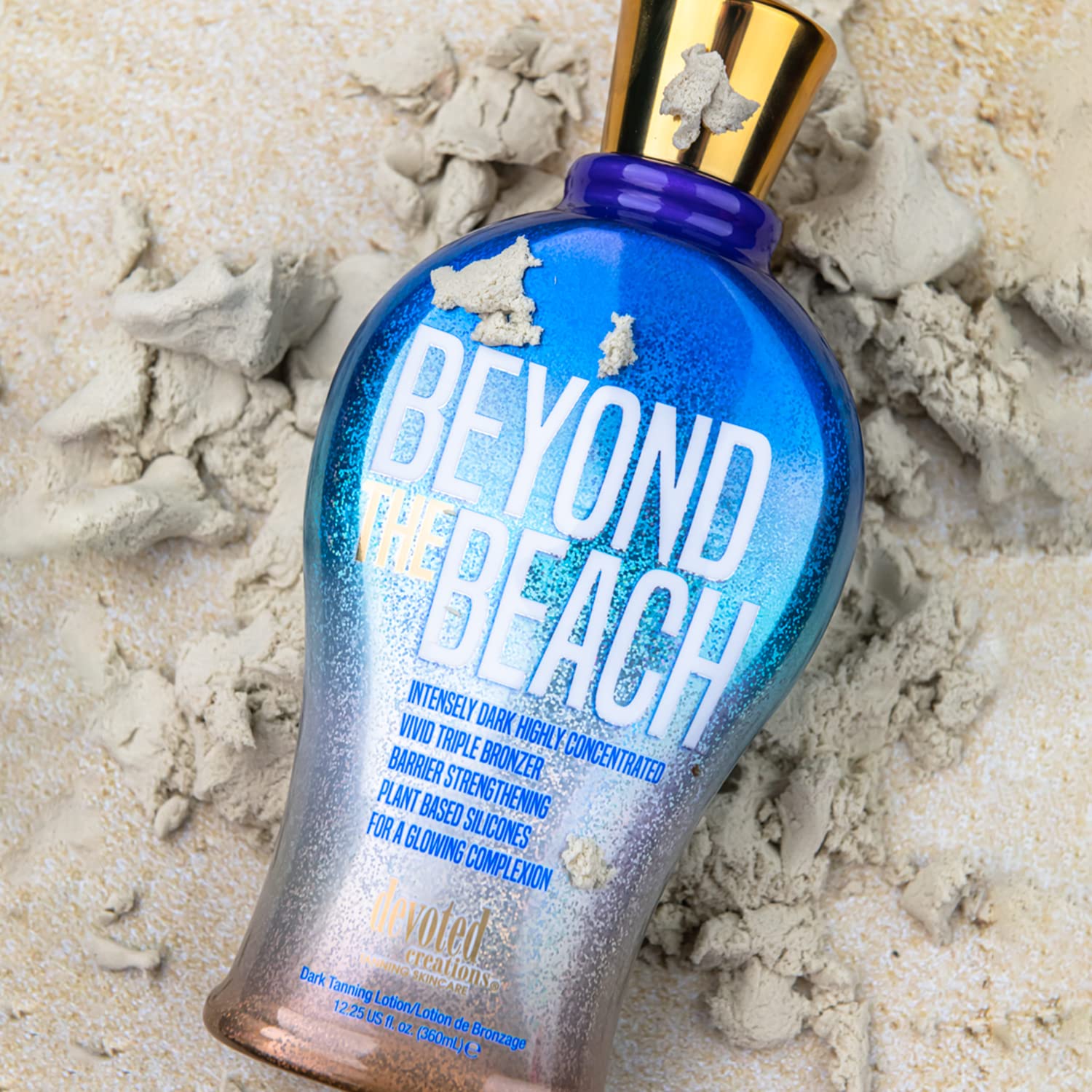 Devoted Creations Beyond the Beach – Barrera bronceadora intensamente oscura altamente concentrada que fortalece las siliconas a base de plantas que