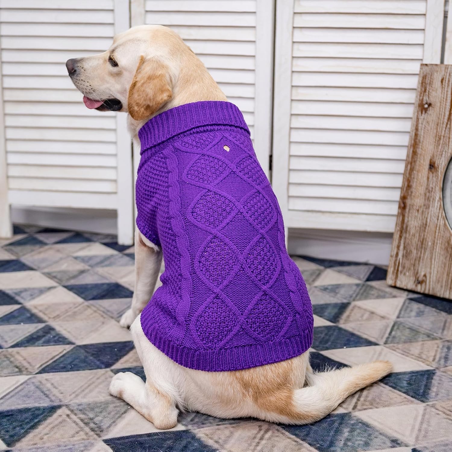 Mihachi Suéter de cuello alto para perro, abrigo de invierno, ropa clásica de punto trenzado con agujero para la correa para clima frío, regalo