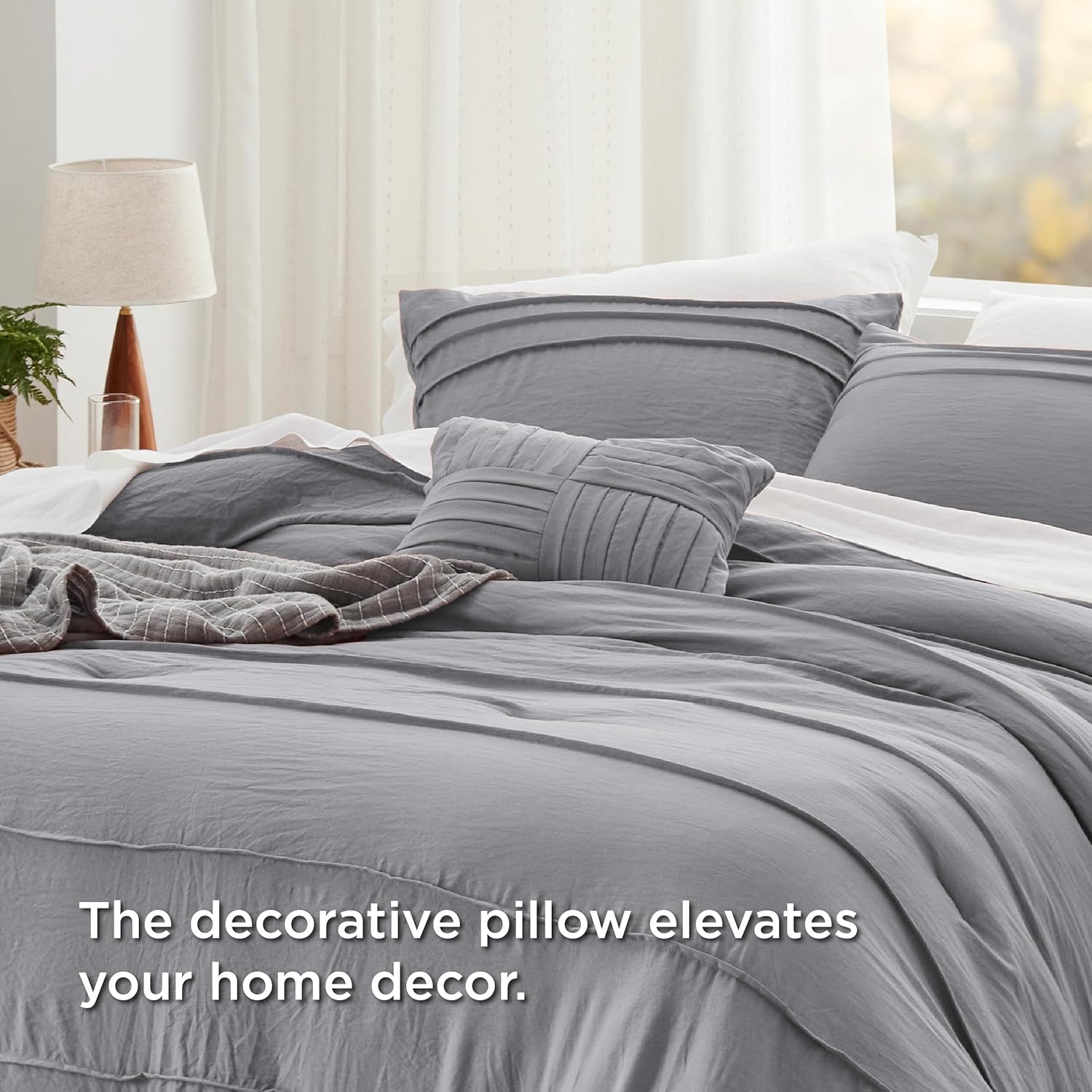 Bedsure Juego de edredón gris tamaño Queen, juego de cama plisado de 4 piezas, juegos de ropa de cama alternativa de plumón para todas las