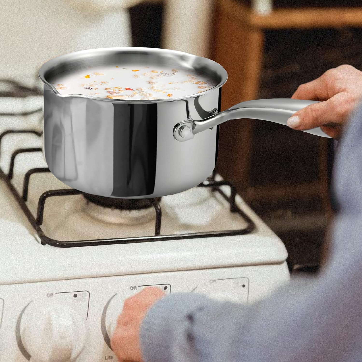 Cacerola de acero inoxidable de 3.5 cuartos de galón con tapa de colador, sartén para salsa para estufa, dos boquillas laterales para verter