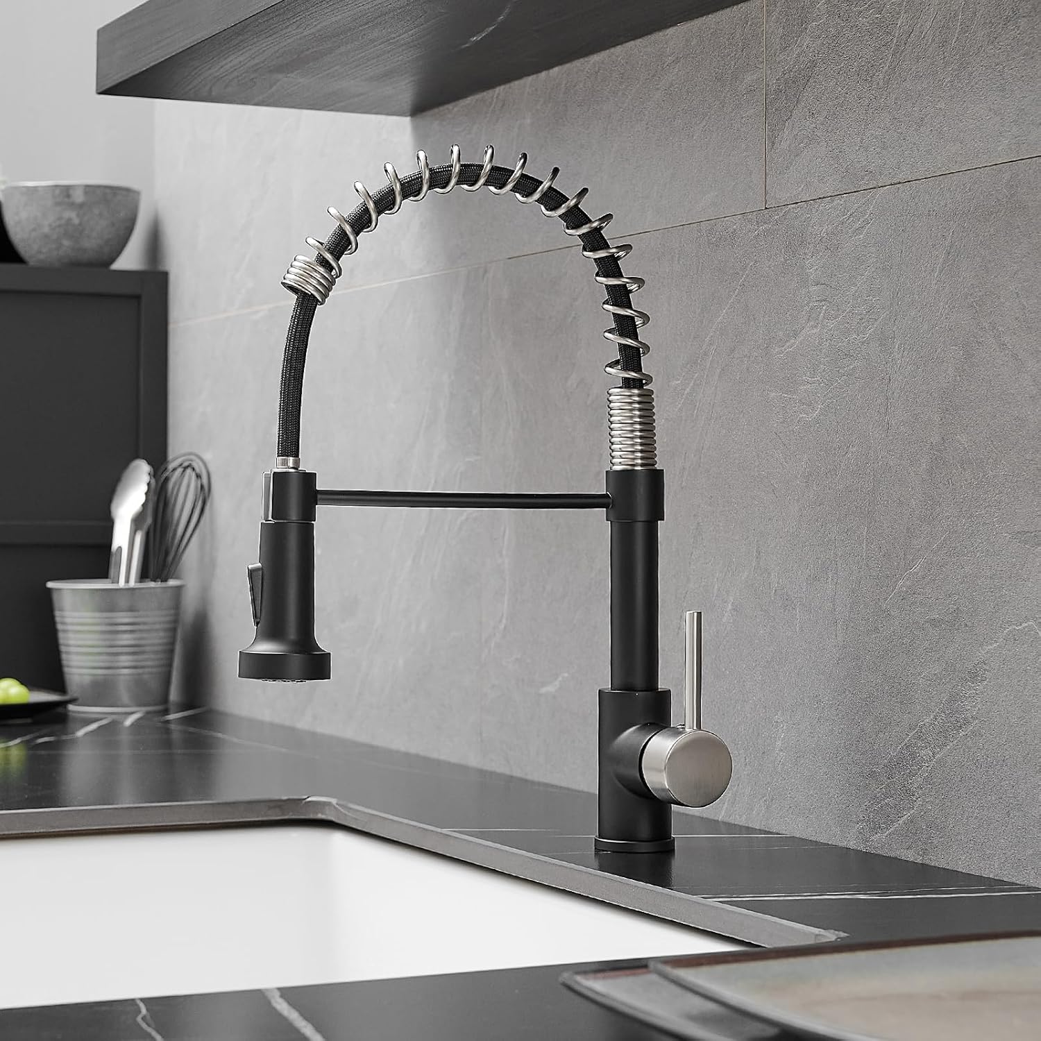 Grifo negro de cocina AIMADI,Grifo de fregadero de cocina con rociador,Grifo de cocina moderno de una sola manija de un solo agujero negro mate