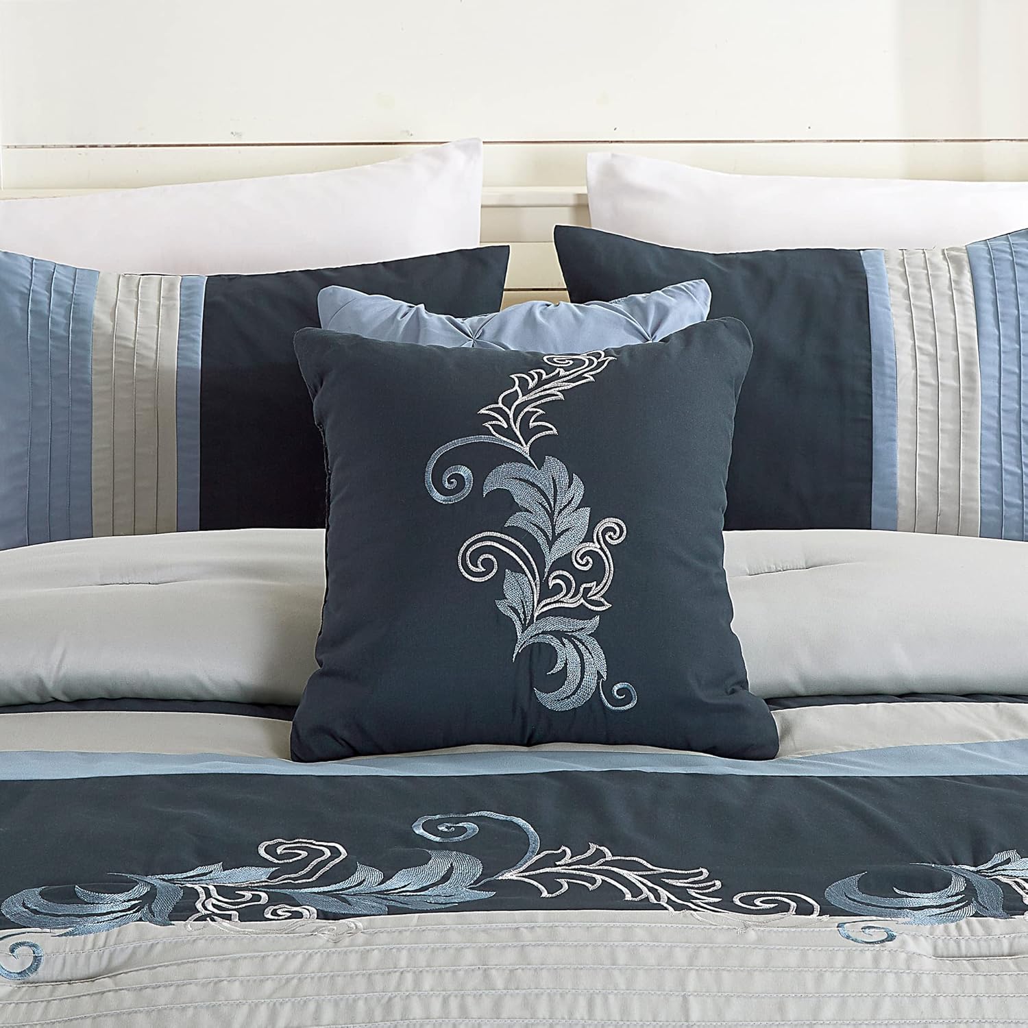 Chezmoi Collection – Juego lujoso de edredón de 7 piezas Napa con bordado de hojas de otoño (tamaño California King, color azul marino, azul y gris)