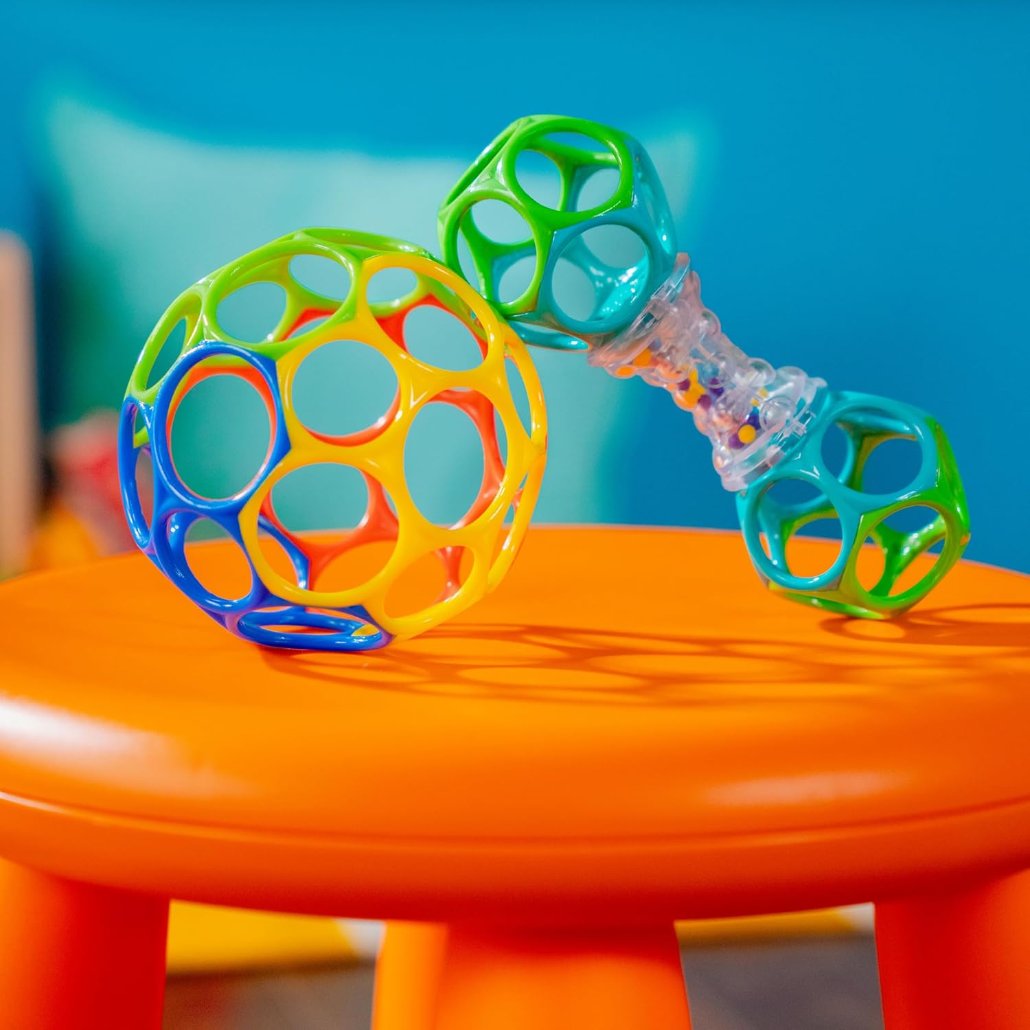 Bright Starts Easy-Grasp Oball Bundle Set de regalo – Agarra el día, juguetes de pelota y sonajero, paquete de 2, sin BPA, unisex, recién nacido +