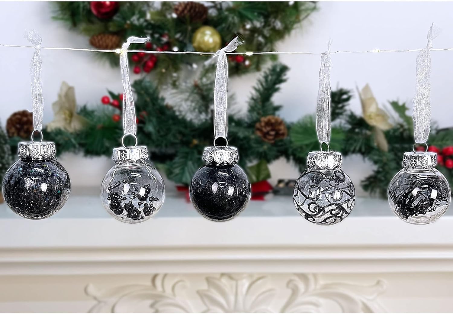 Lulu Home 30 adornos de bola de Navidad transparentes de 2 pulgadas, bolas transparentes preencordadas con decoraciones únicas en el interior, bolas