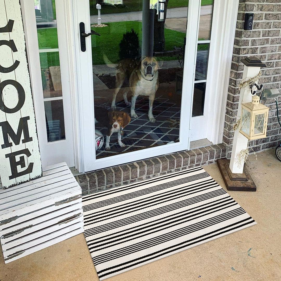 Alfombra de exterior a rayas blancas y negras, 2 x 3 pies, de algodón, moderna, tejida a mano, reversible, para porche, puerta de bienvenida,