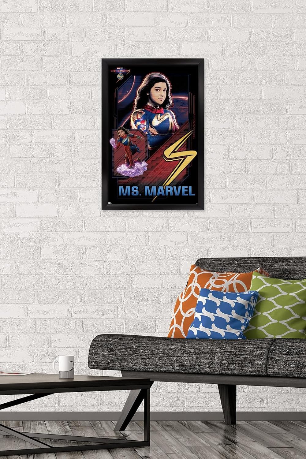Trends International Marvel The Marvels – Póster de pared de Ms. Marvel, 14.72 x 22.37 pulgadas, versión enmarcada en negro