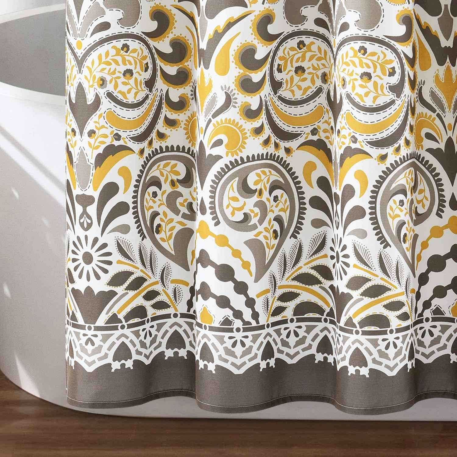 Lush Decor Clara – Cortina de ducha de tela colorida con estampado de damasco de cachemira, 72 x 72 pulgadas, amarillo y marrón