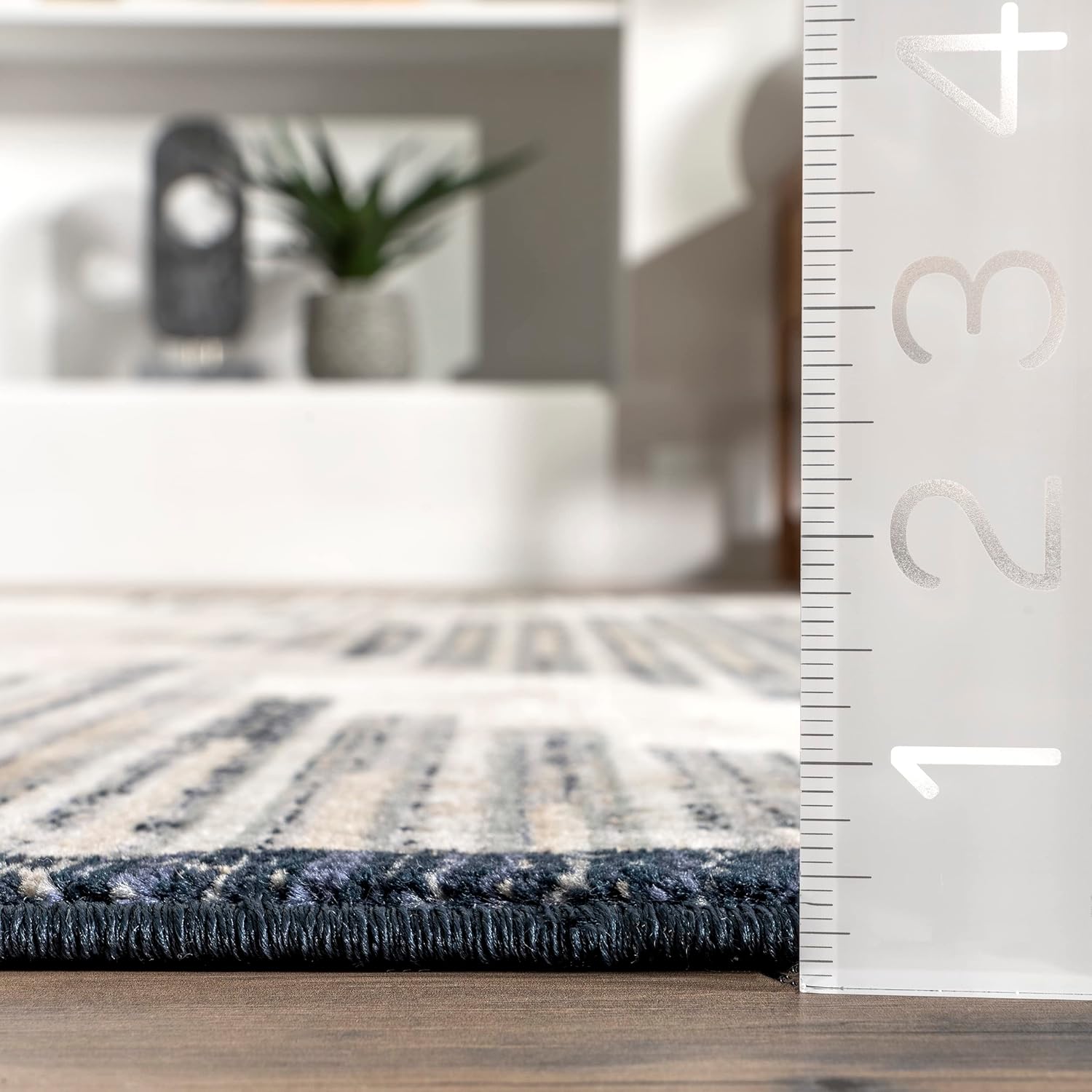 nuLOOM Delfina – Alfombra marroquí a rayas con flecos, 5 x 8, beige